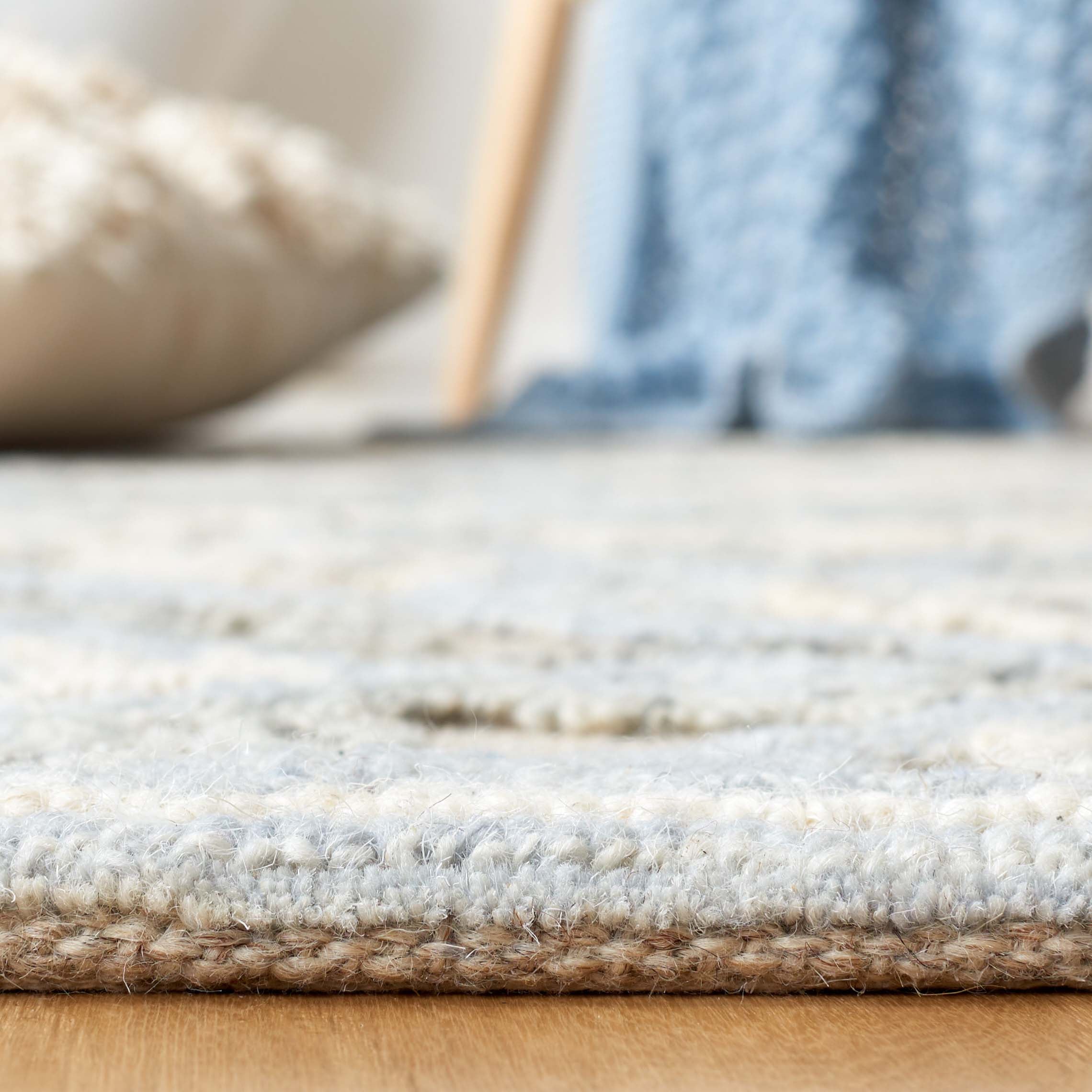 Safavieh Trace 802 Rug, TRC802 - Beige / Silver