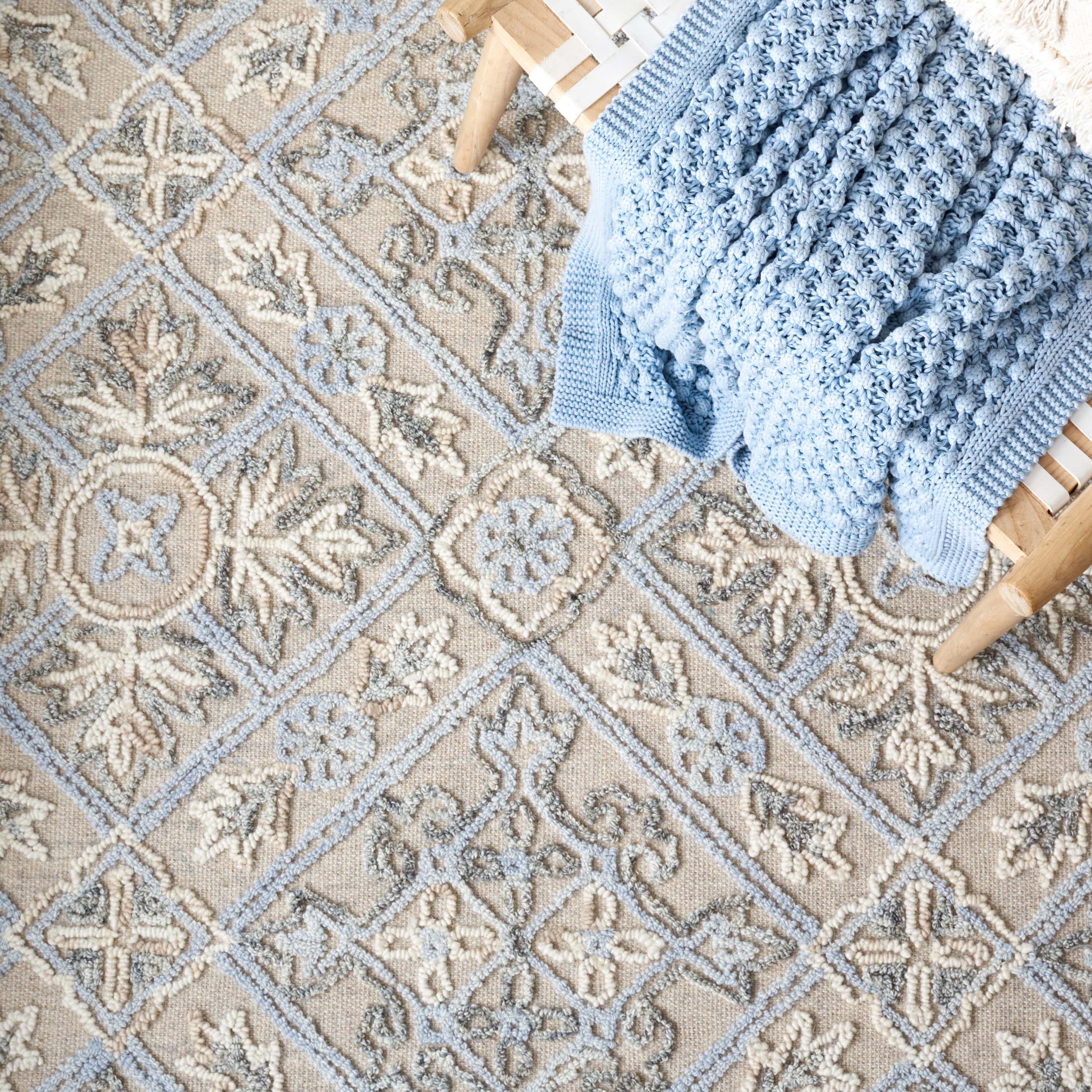 Safavieh Trace 802 Rug, TRC802 - Beige / Silver