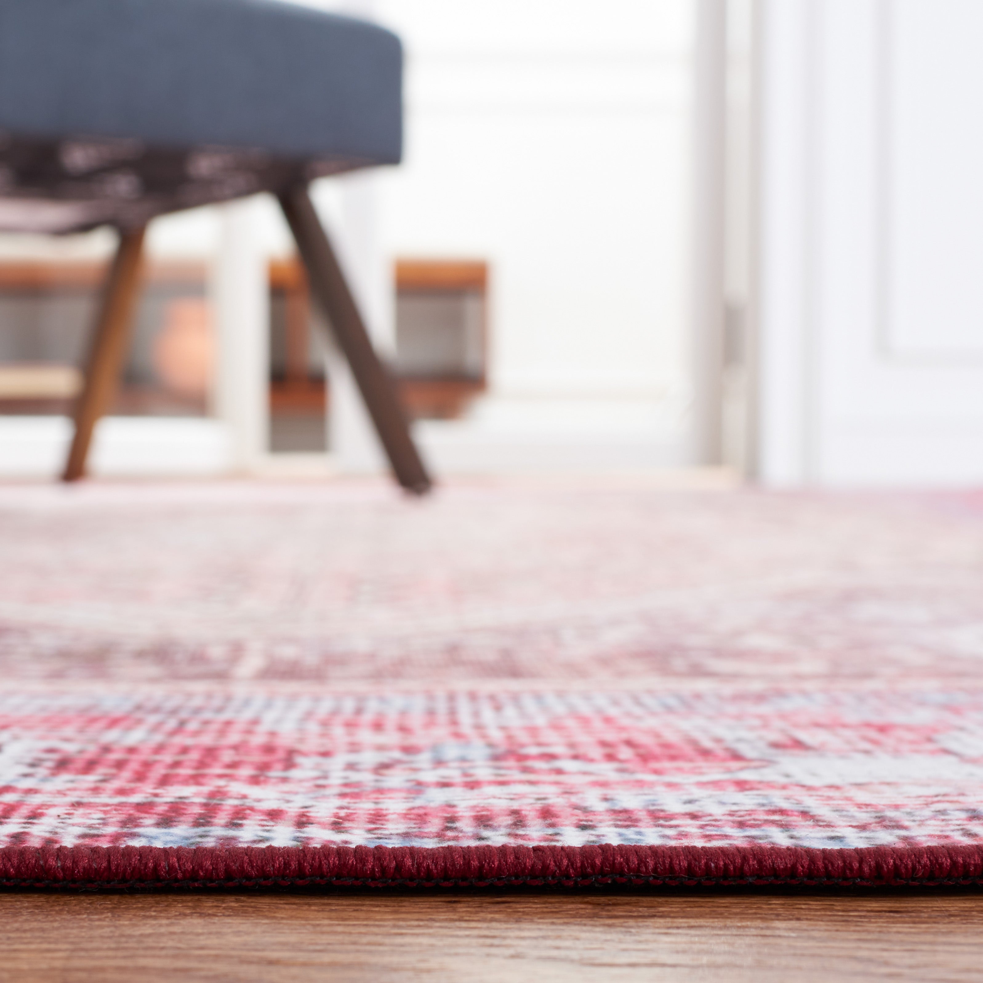 Safavieh Tucson 132 Rug, TSN132 - Beige / Red