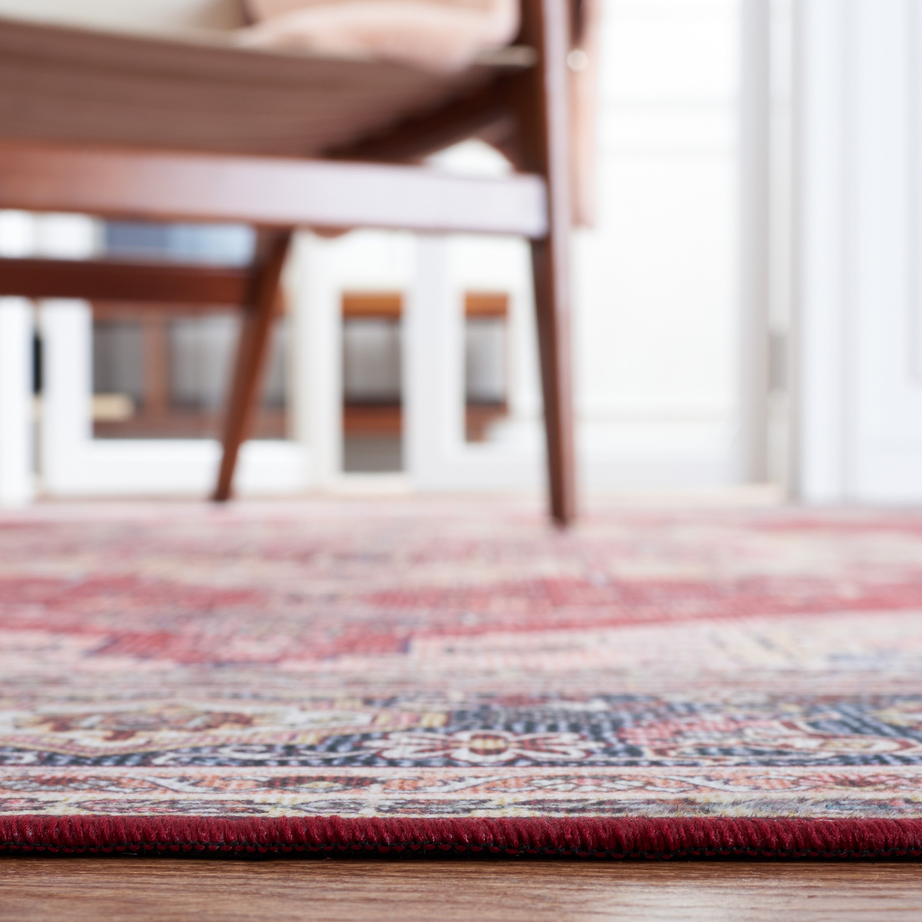 Safavieh Tucson 139 Rug, TSN139 - Red / Navy