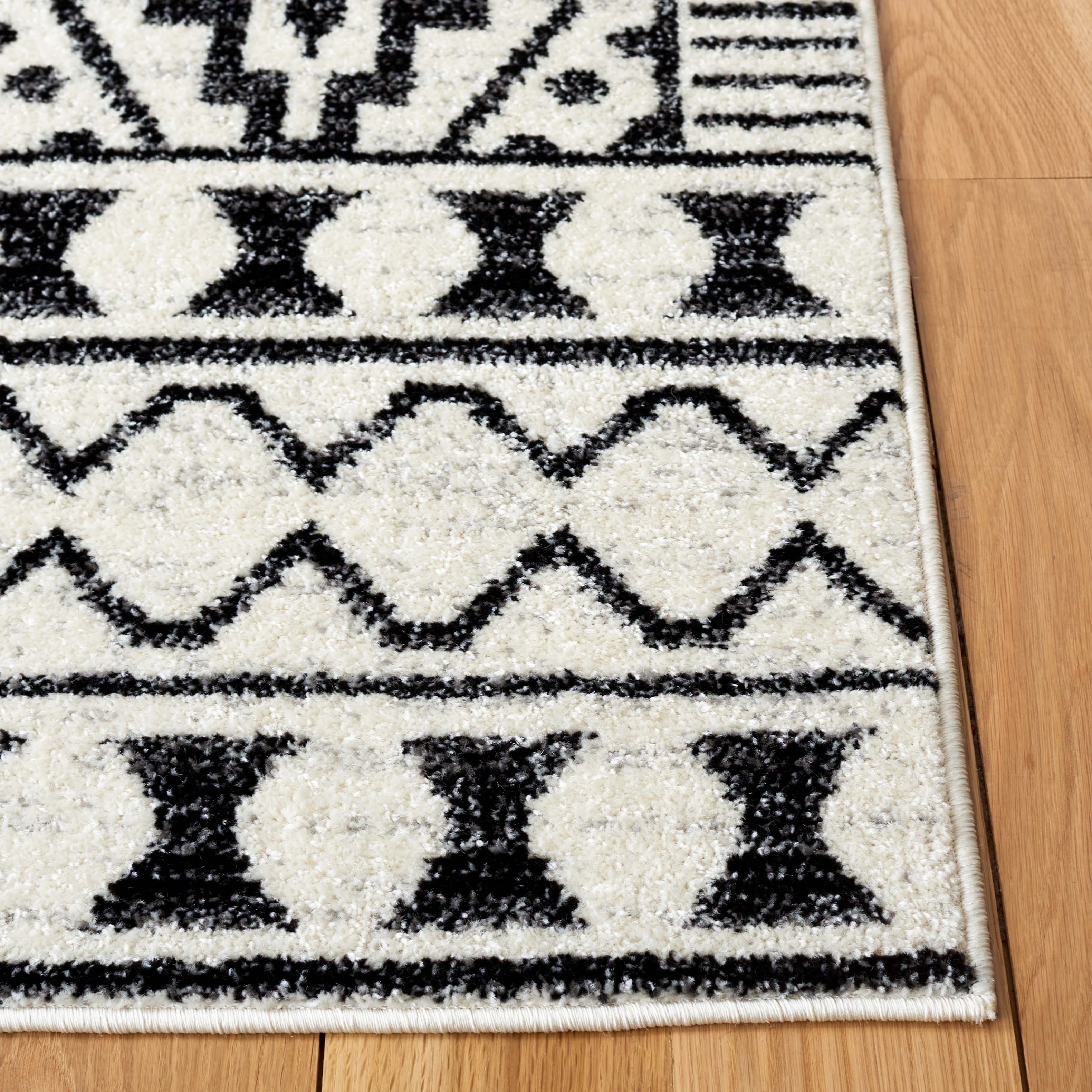 Safavieh Tulum 648 Rug, TUL648 - BLACK / IVORY