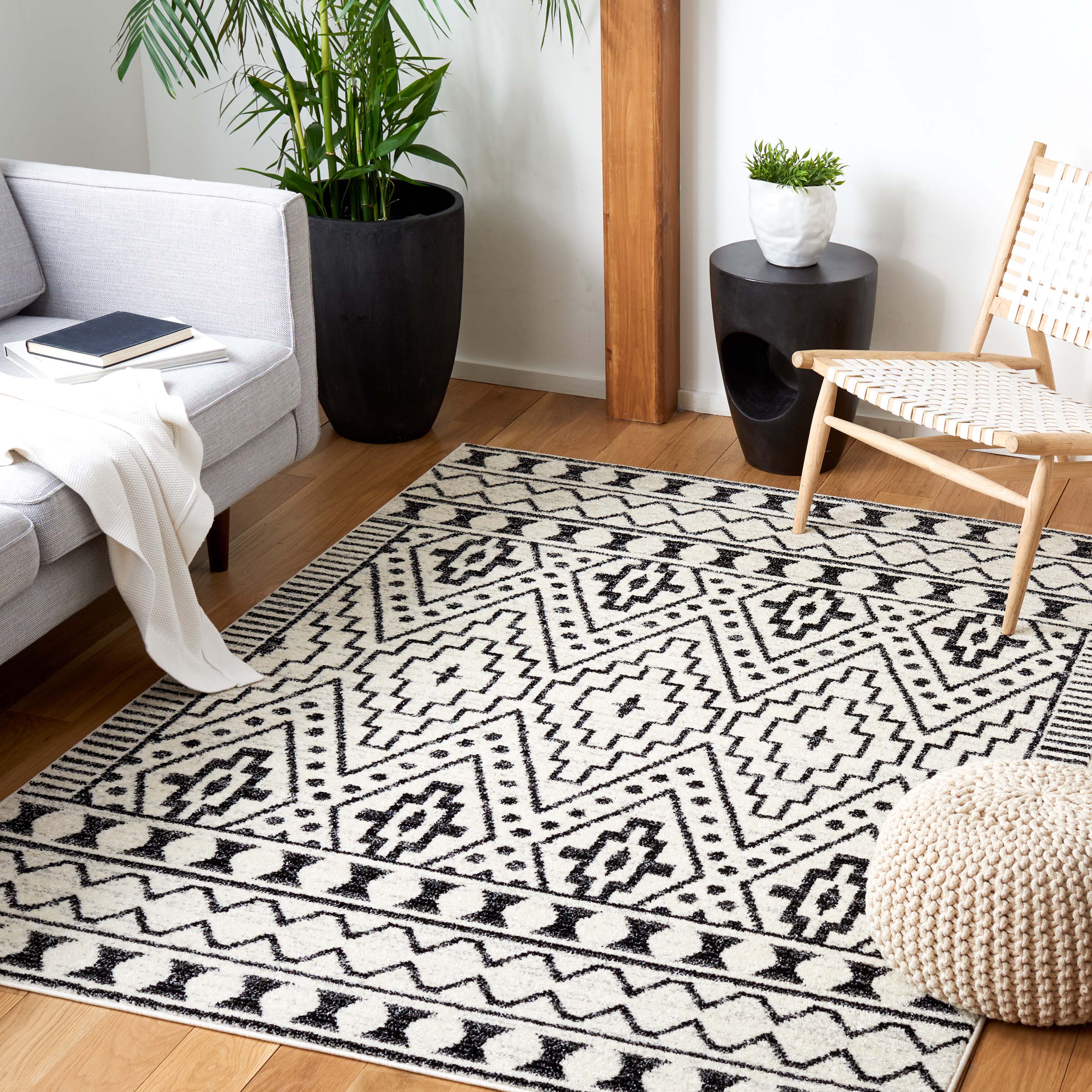 Safavieh Tulum 648 Rug, TUL648 - BLACK / IVORY