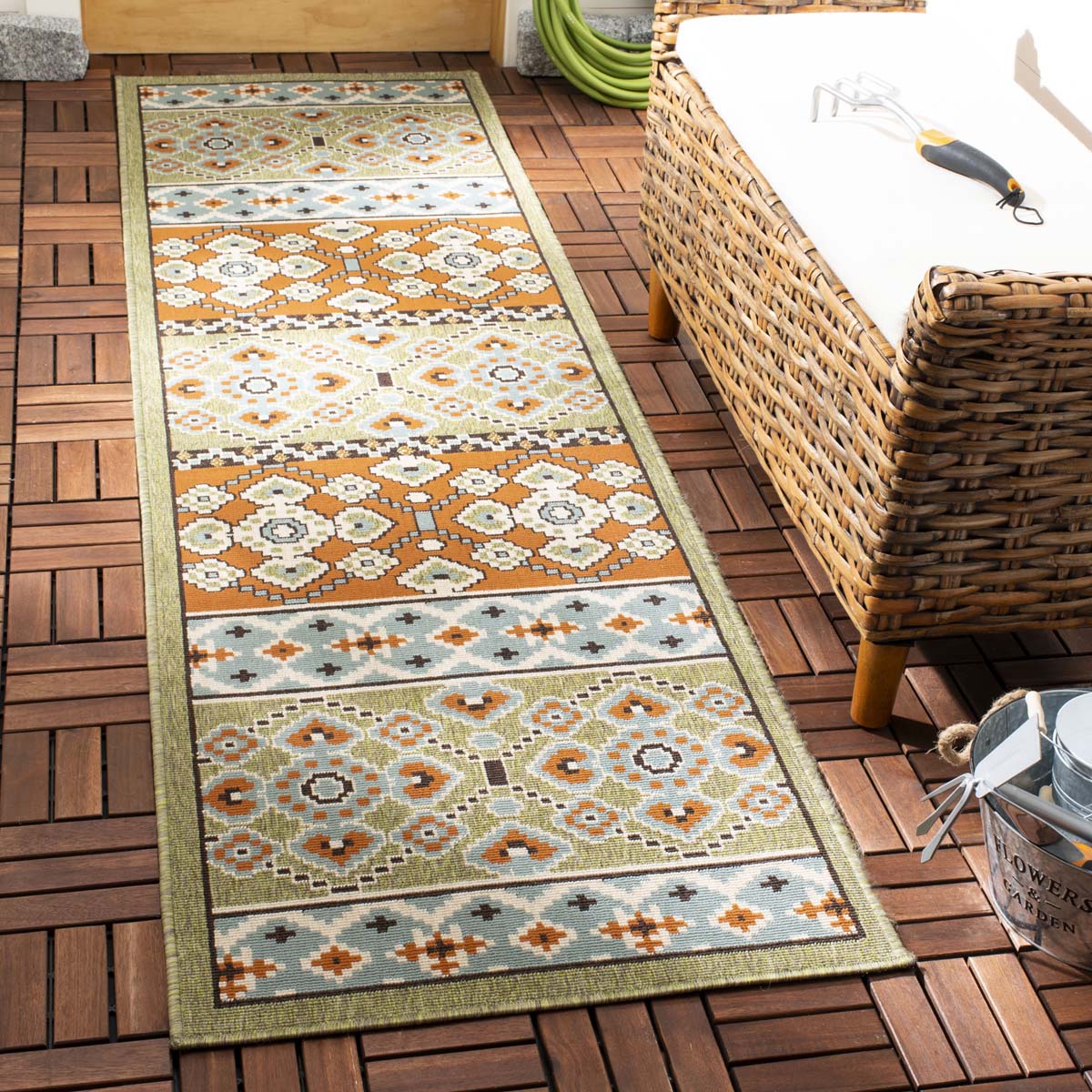 Safavieh Veranda 093 Rug, VER093 - Green / Terracotta