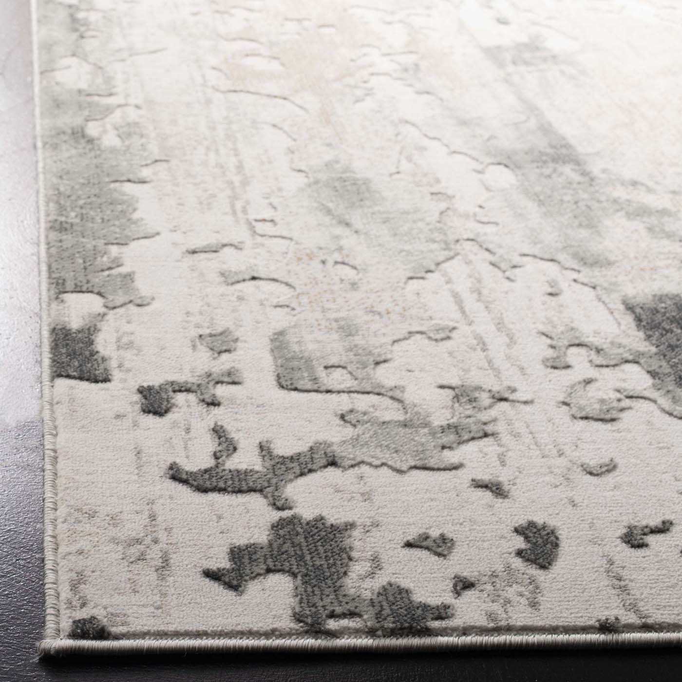 Safavieh Vogue 141 Rug, VGE141 - Beige / Charcoal