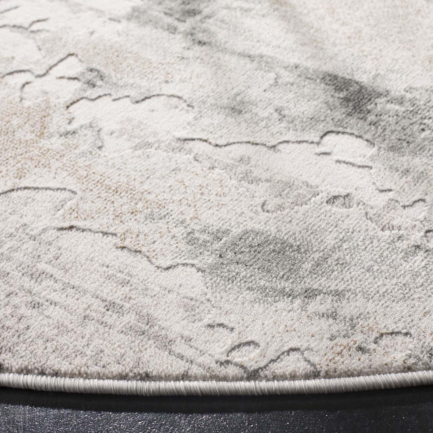 Safavieh Vogue 141 Rug, VGE141 - Beige / Charcoal