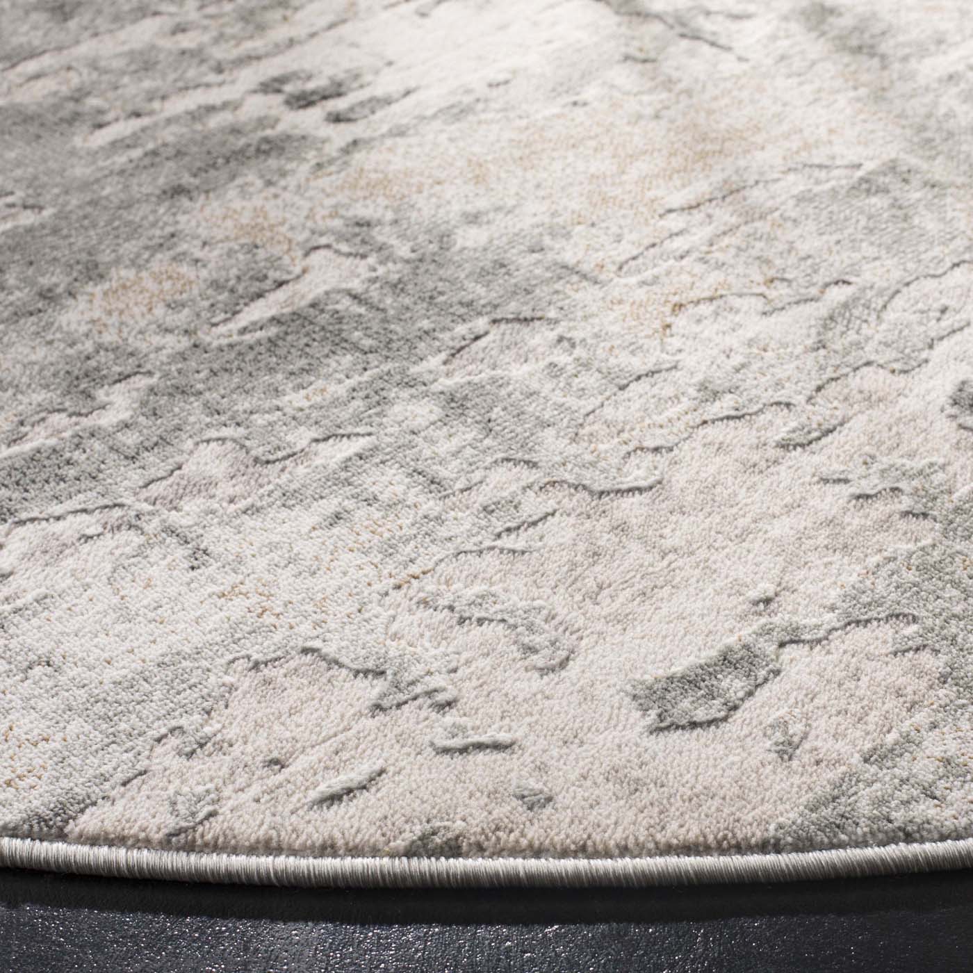 Safavieh Vogue 143 Rug, VGE143 - Beige / Charcoal