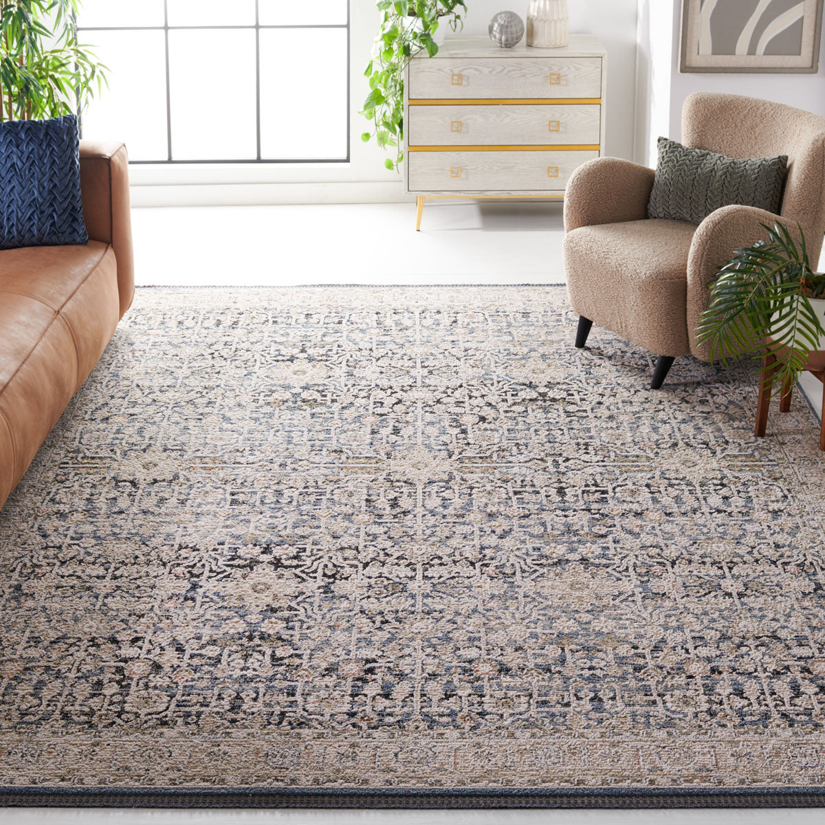 Safavieh Vivaldi 546 Rug, VIV546 - Blue / Ivory