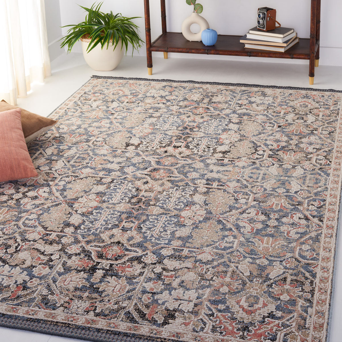 Safavieh Vivaldi 568 Rug, VIV568 - Blue / Ivory