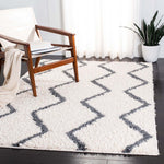 Safavieh Venus Shag 680 Rug, VNS680 - Ivory / Dark Grey