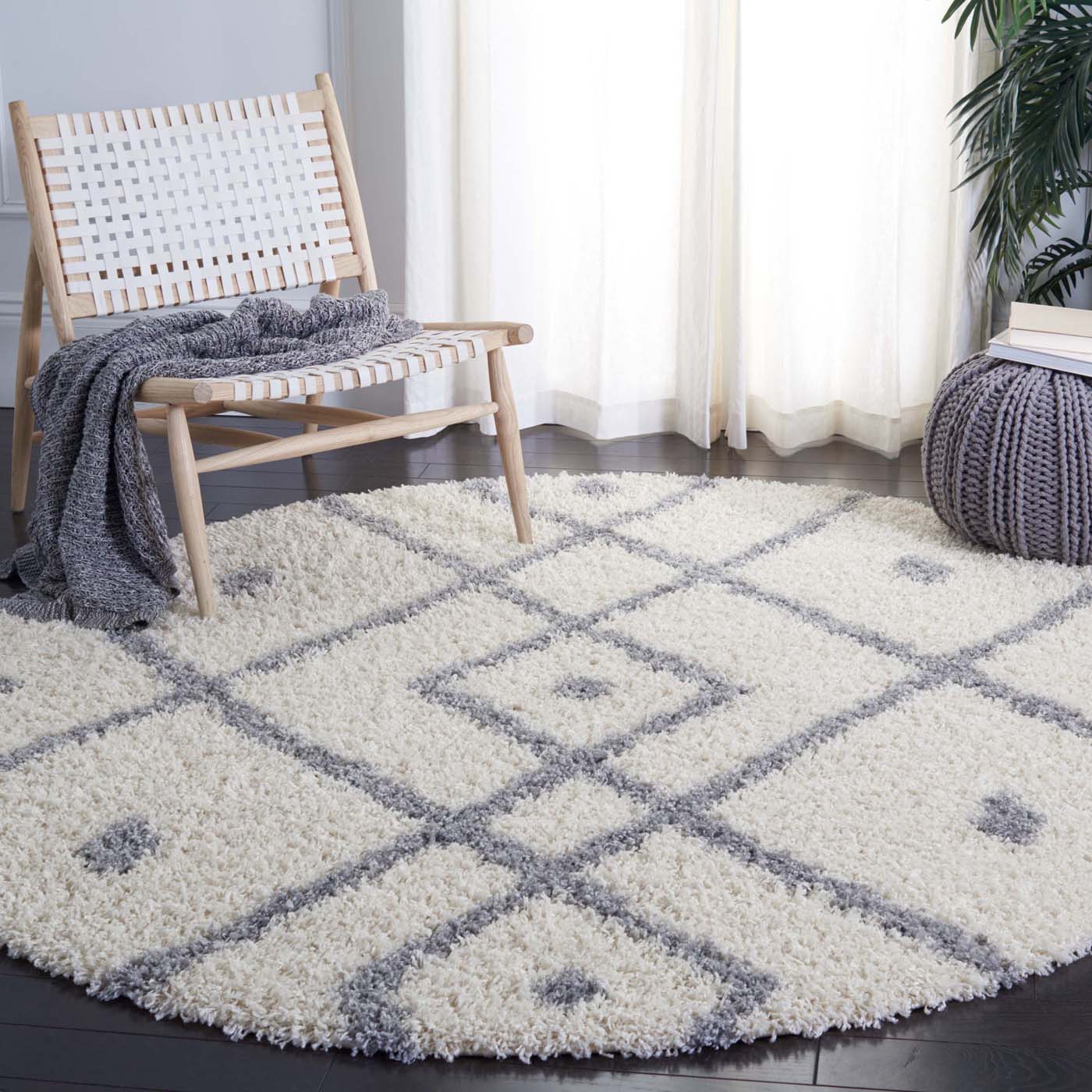 Safavieh Venus Shag 683 Rug, VNS683 - Ivory / Grey