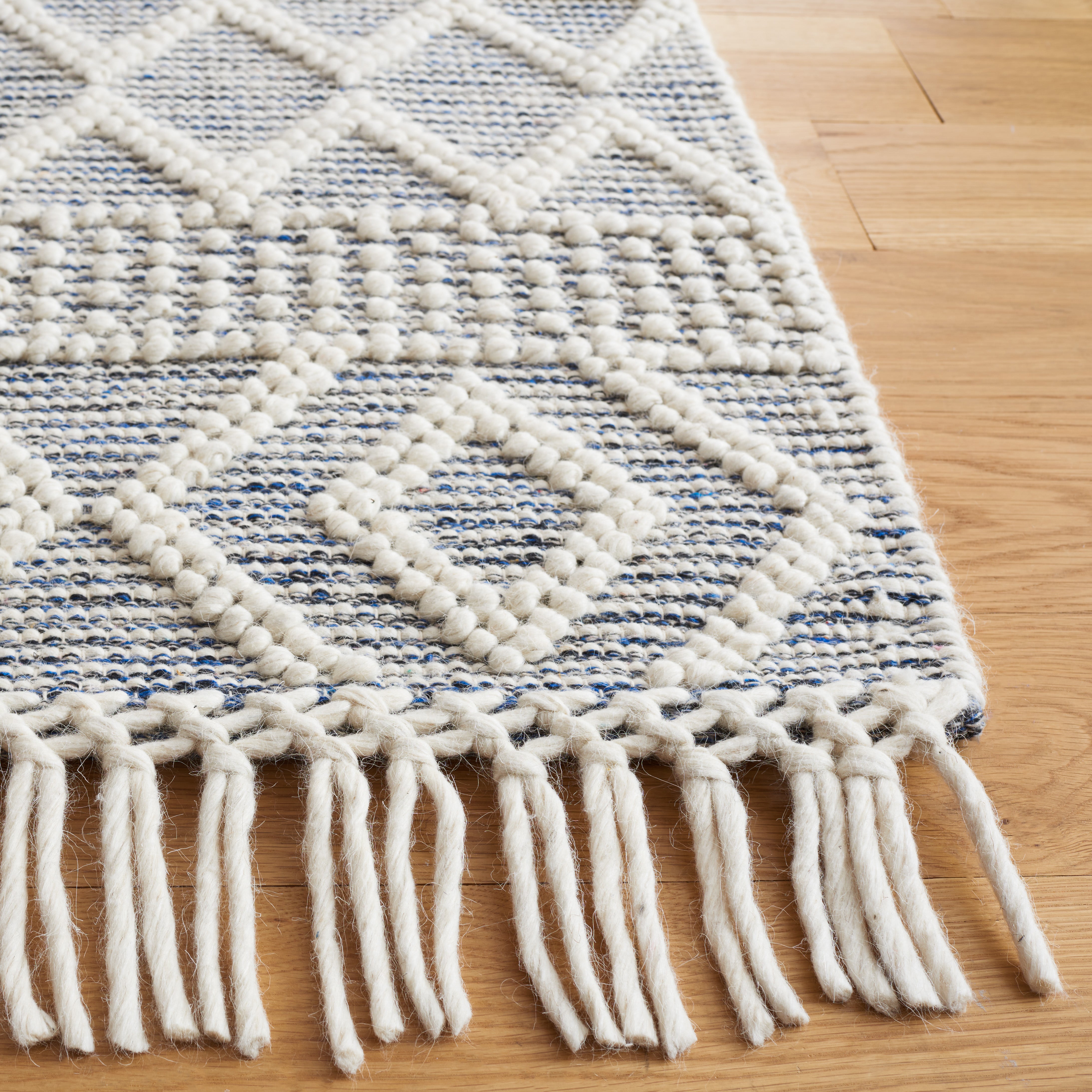 Safavieh Vermont 251 Rug, VRM251 - Ivory / Blue