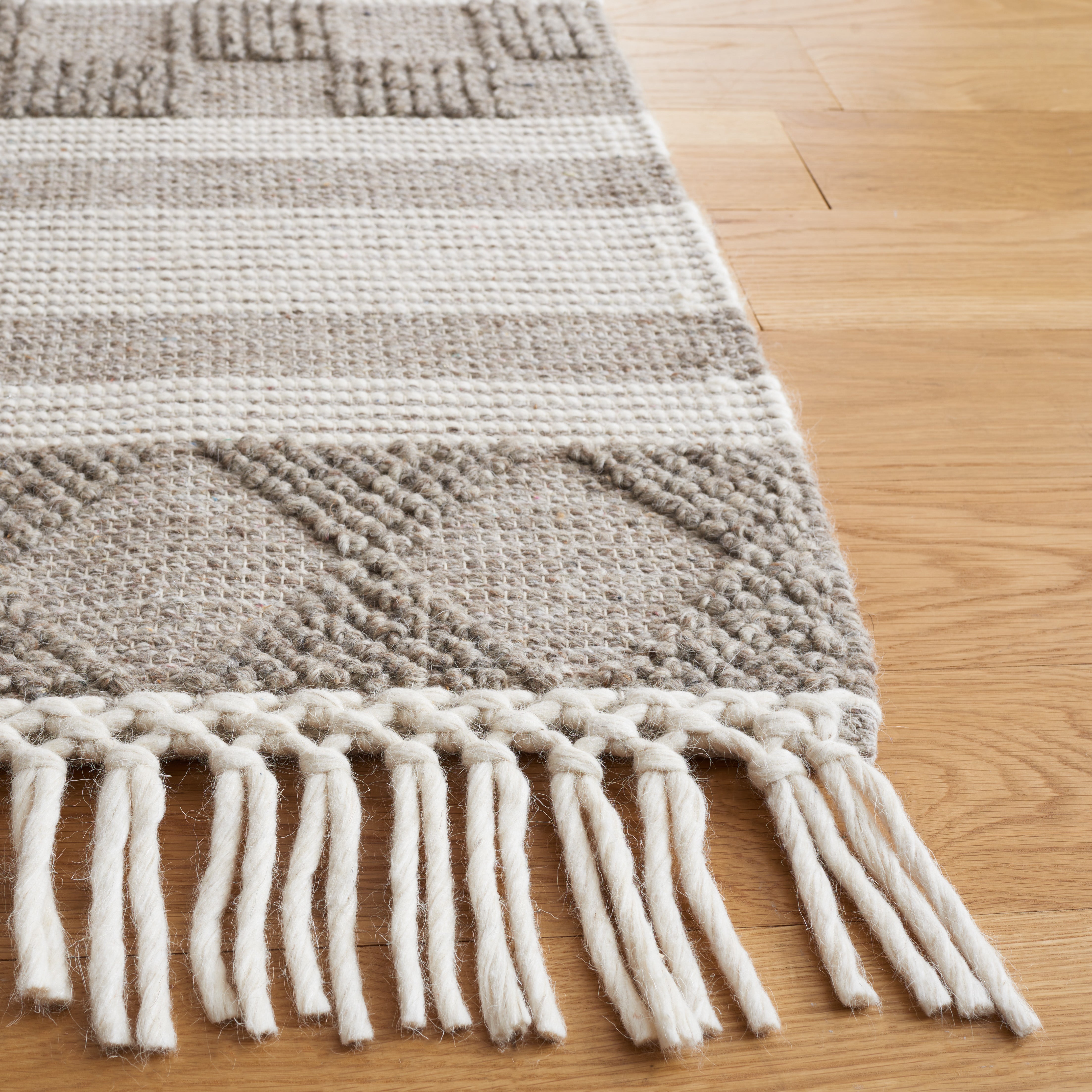 Safavieh Vermont 253 Rug, VRM253 - Ivory / Brown