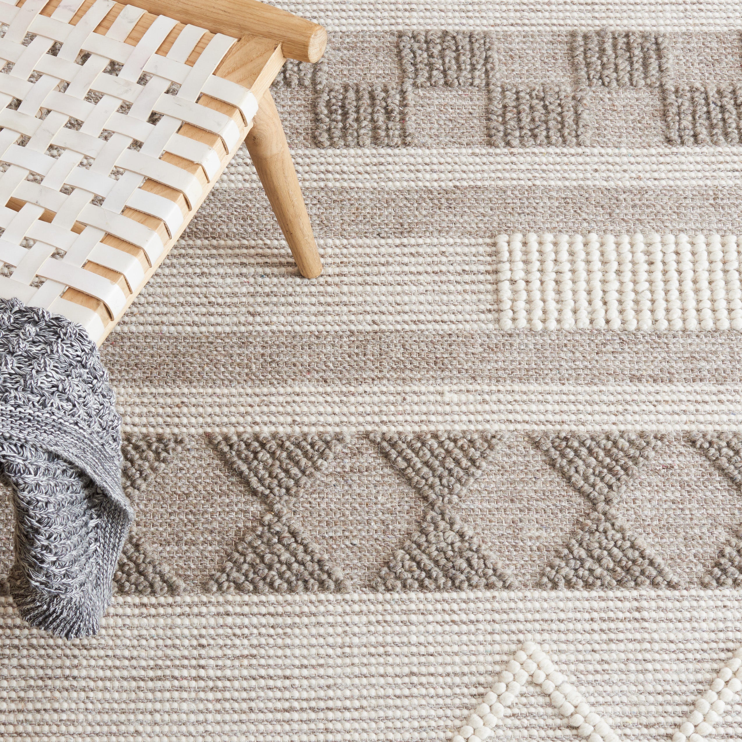 Safavieh Vermont 253 Rug, VRM253 - Ivory / Brown