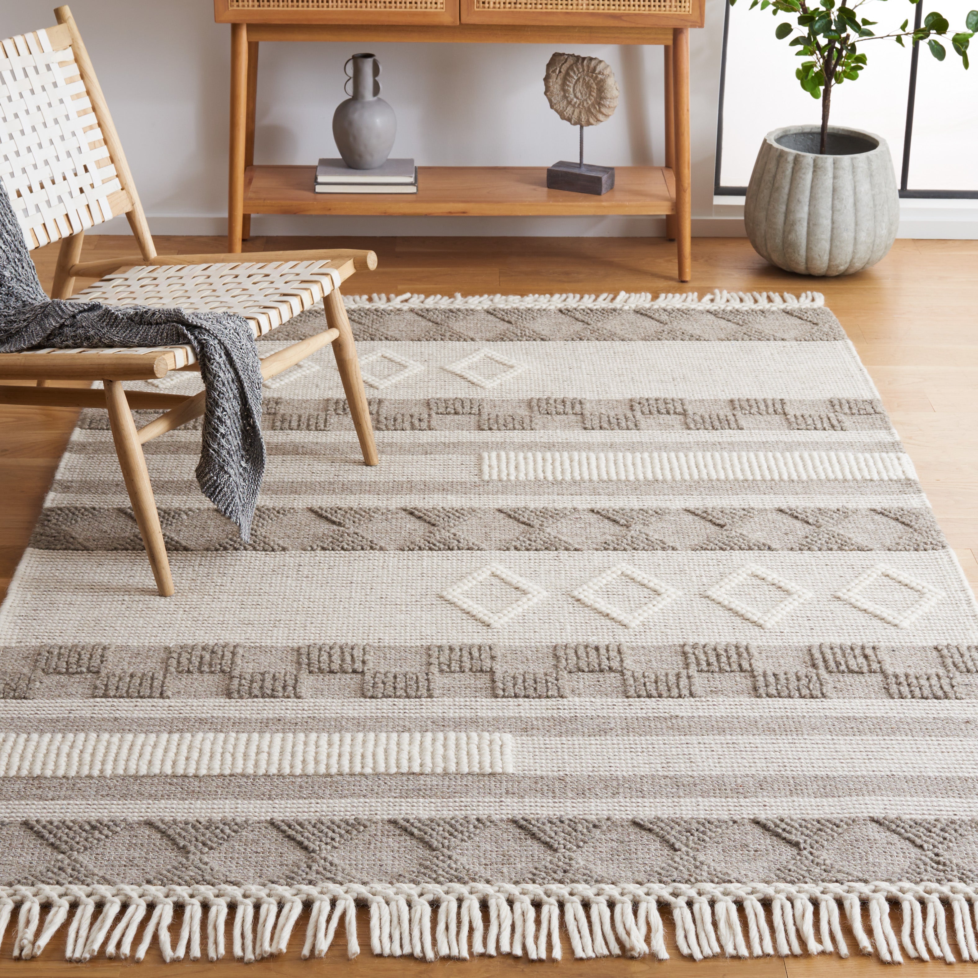 Safavieh Vermont 253 Rug, VRM253 - Ivory / Brown