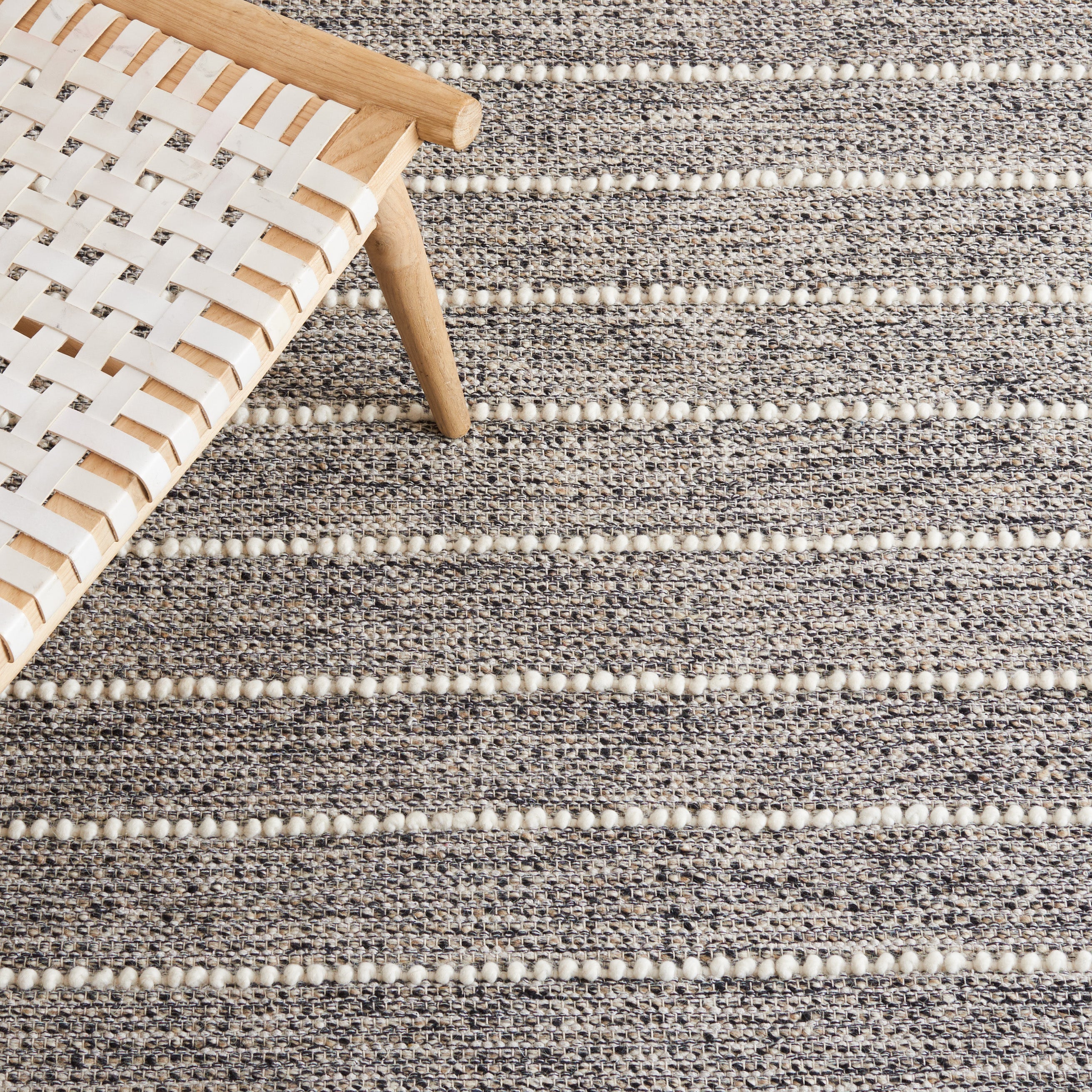 Safavieh Vermont 254 Rug, VRM254 - Black / Ivory
