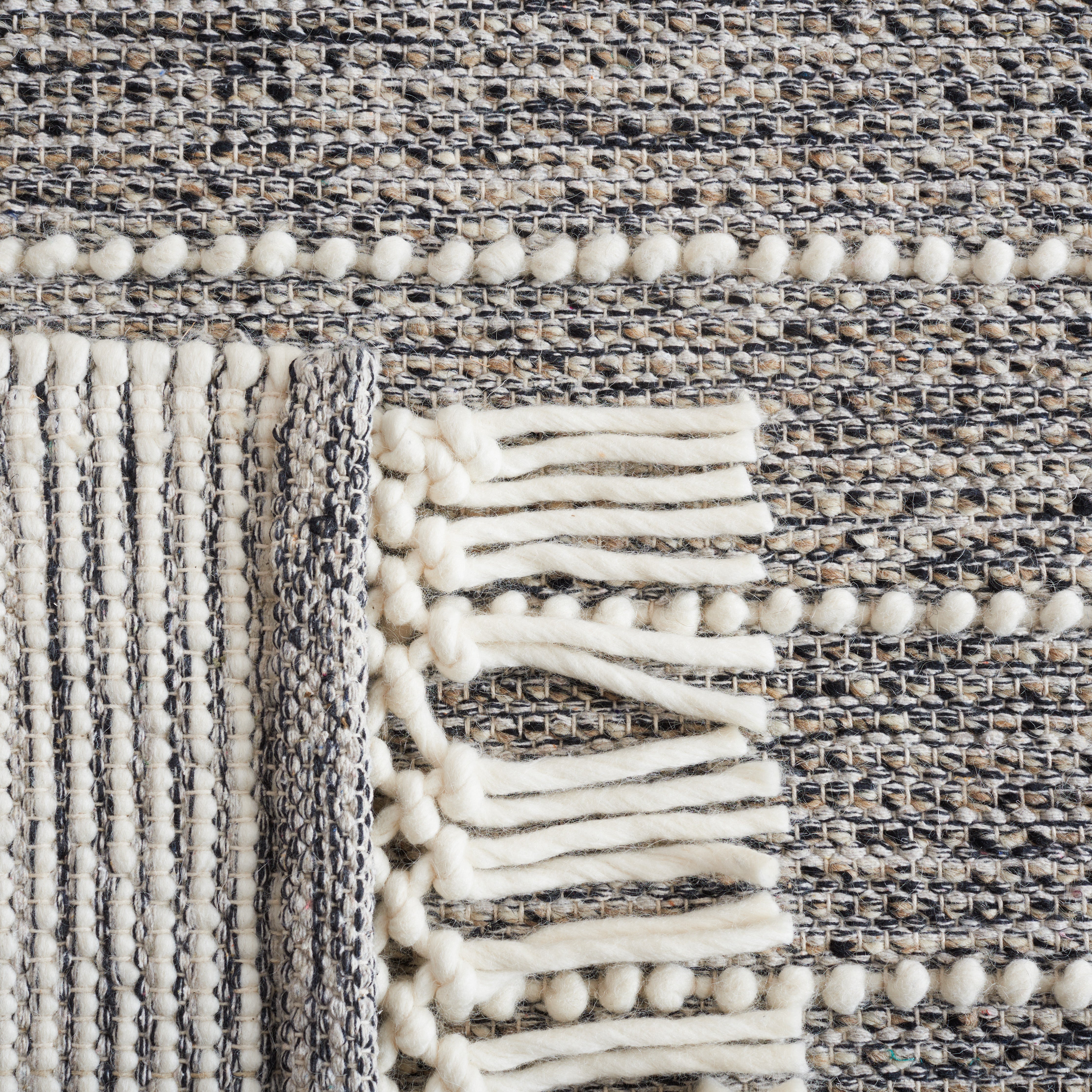 Safavieh Vermont 254 Rug, VRM254 - Black / Ivory