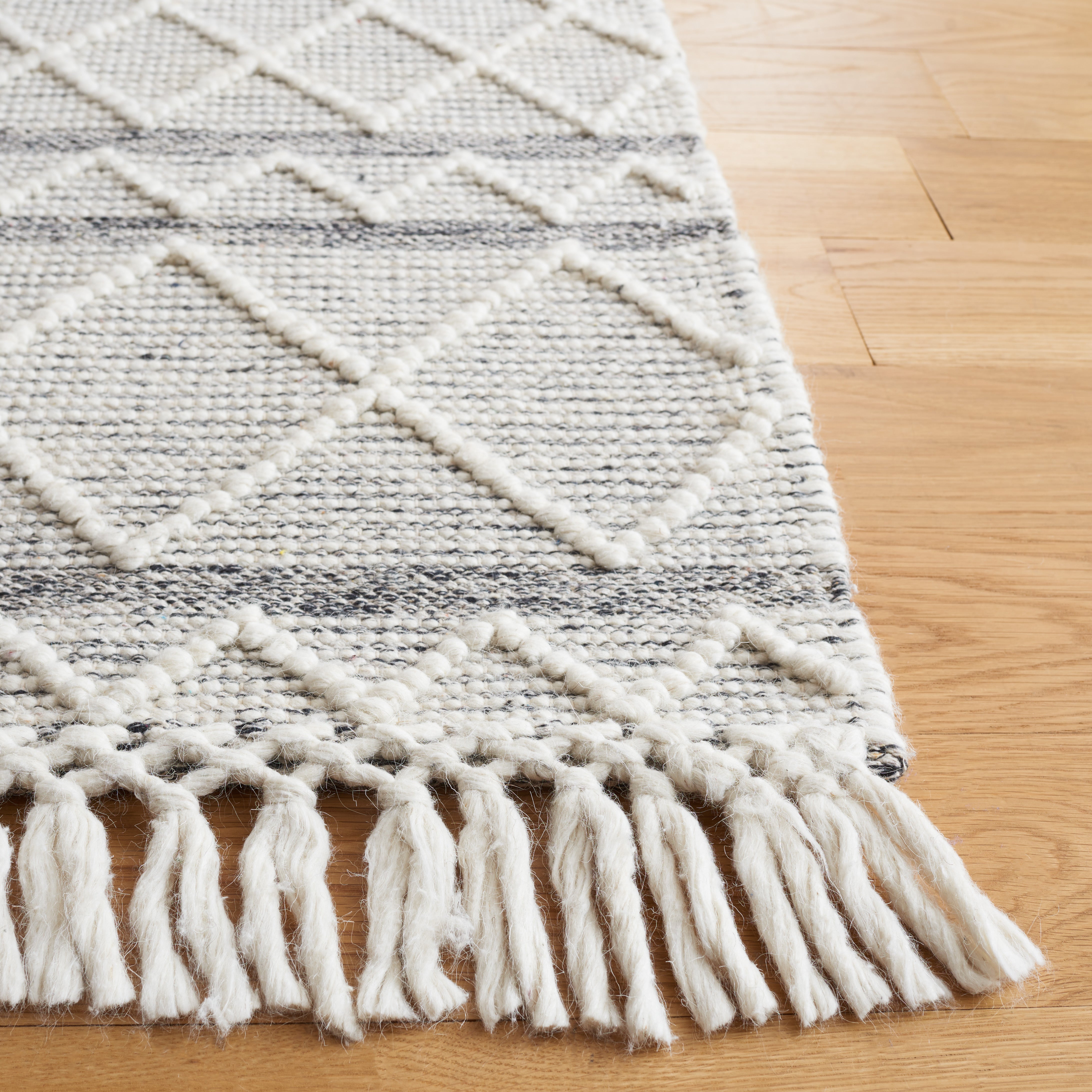 Safavieh Vermont 256 Rug, VRM256 - Grey / Ivory