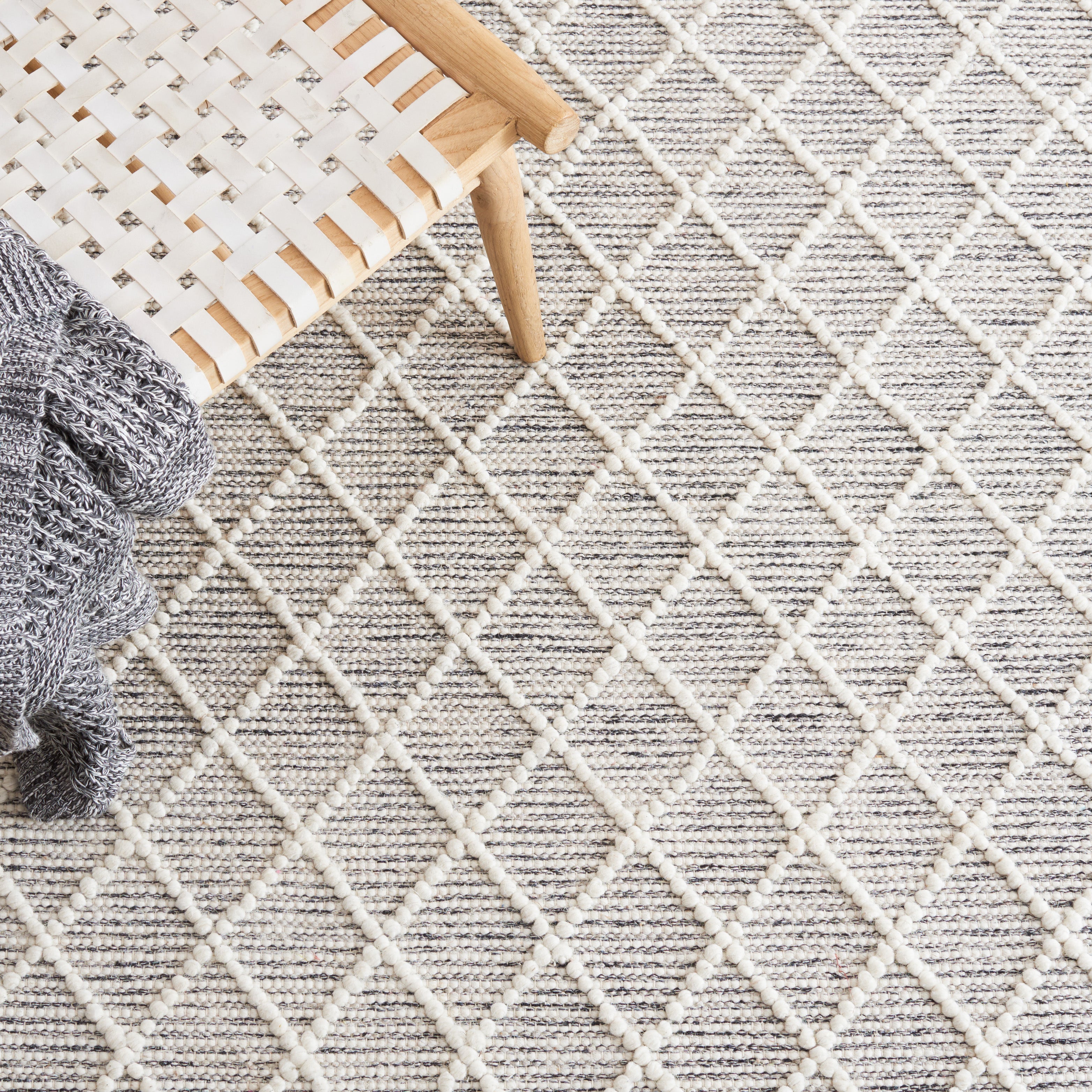 Safavieh Vermont 256 Rug, VRM256 - Grey / Ivory
