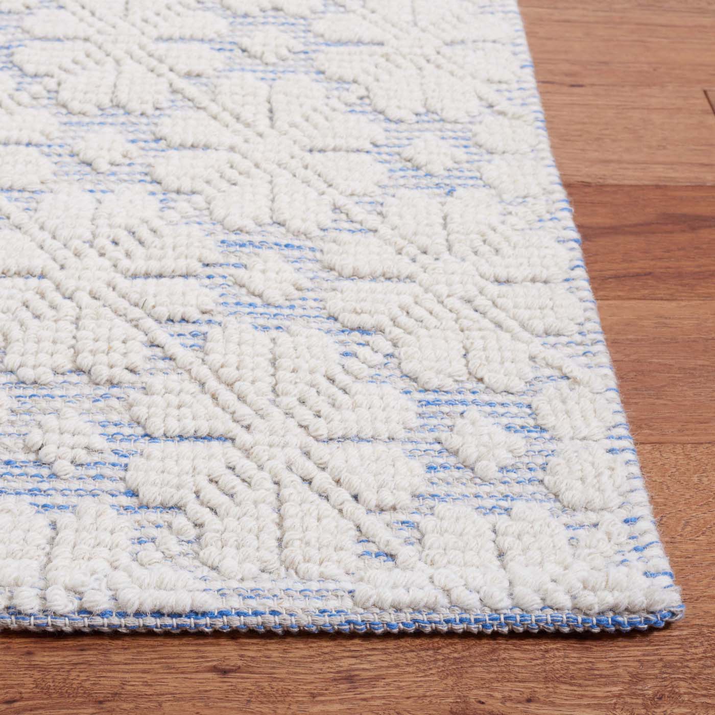 Safavieh Vermont 303 Rug, VRM303 - Ivory / Blue