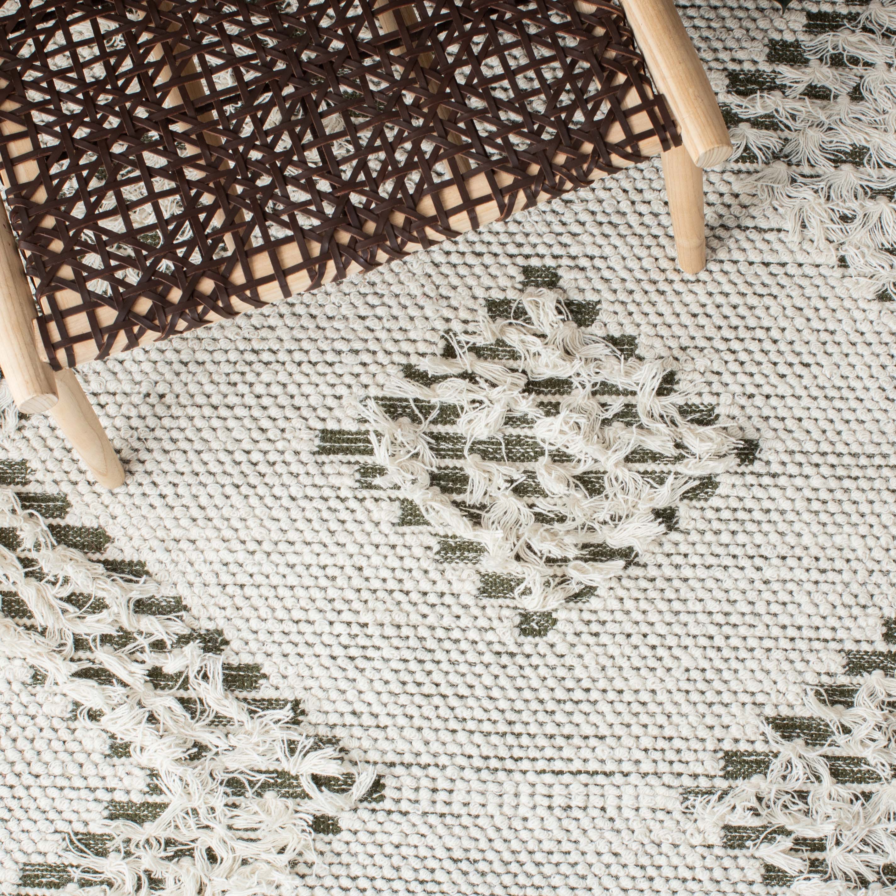 Safavieh Vermont 501 Rug, VRM501 - Ivory / Green