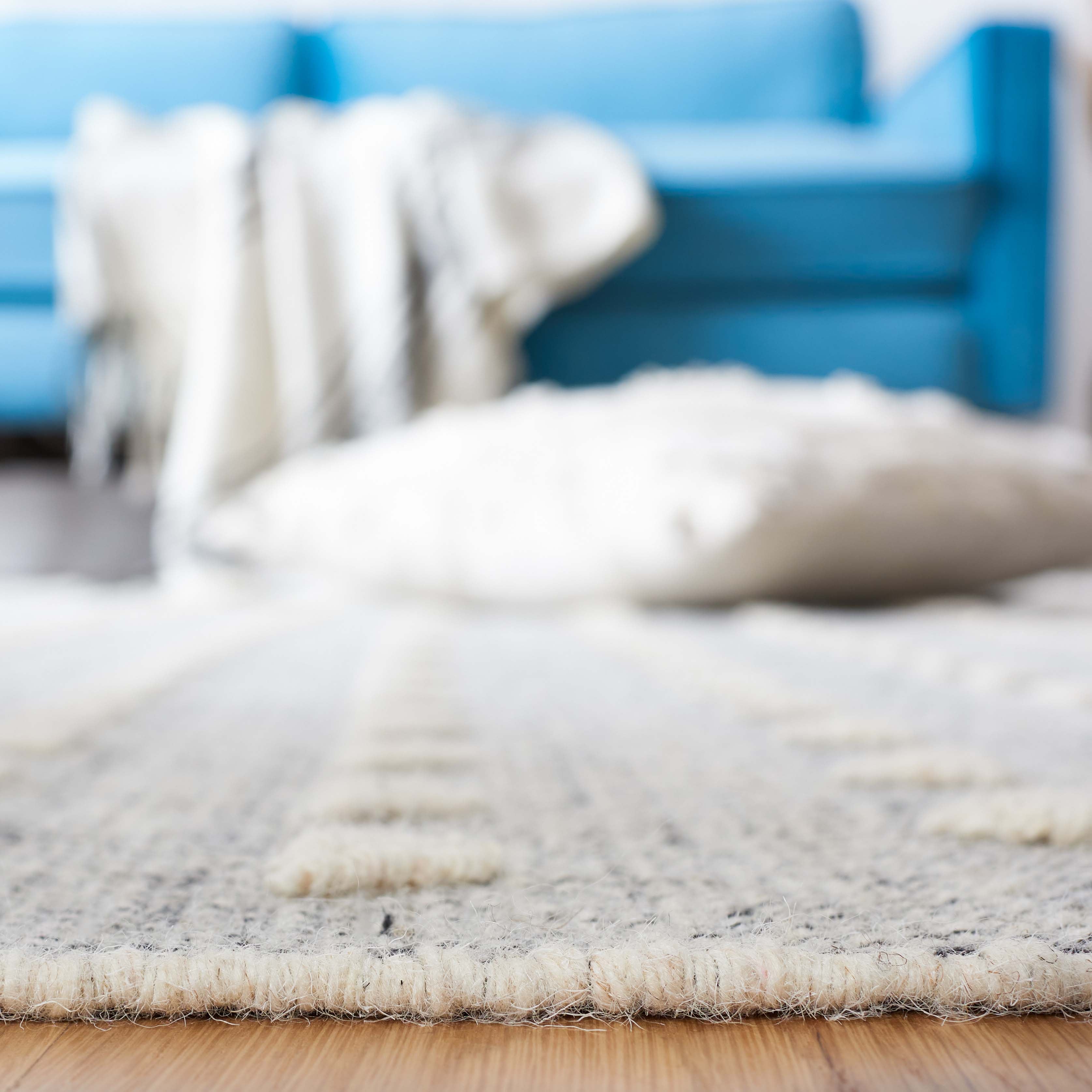 Safavieh Vermont 503 Rug, VRM503 - Ivory / Black