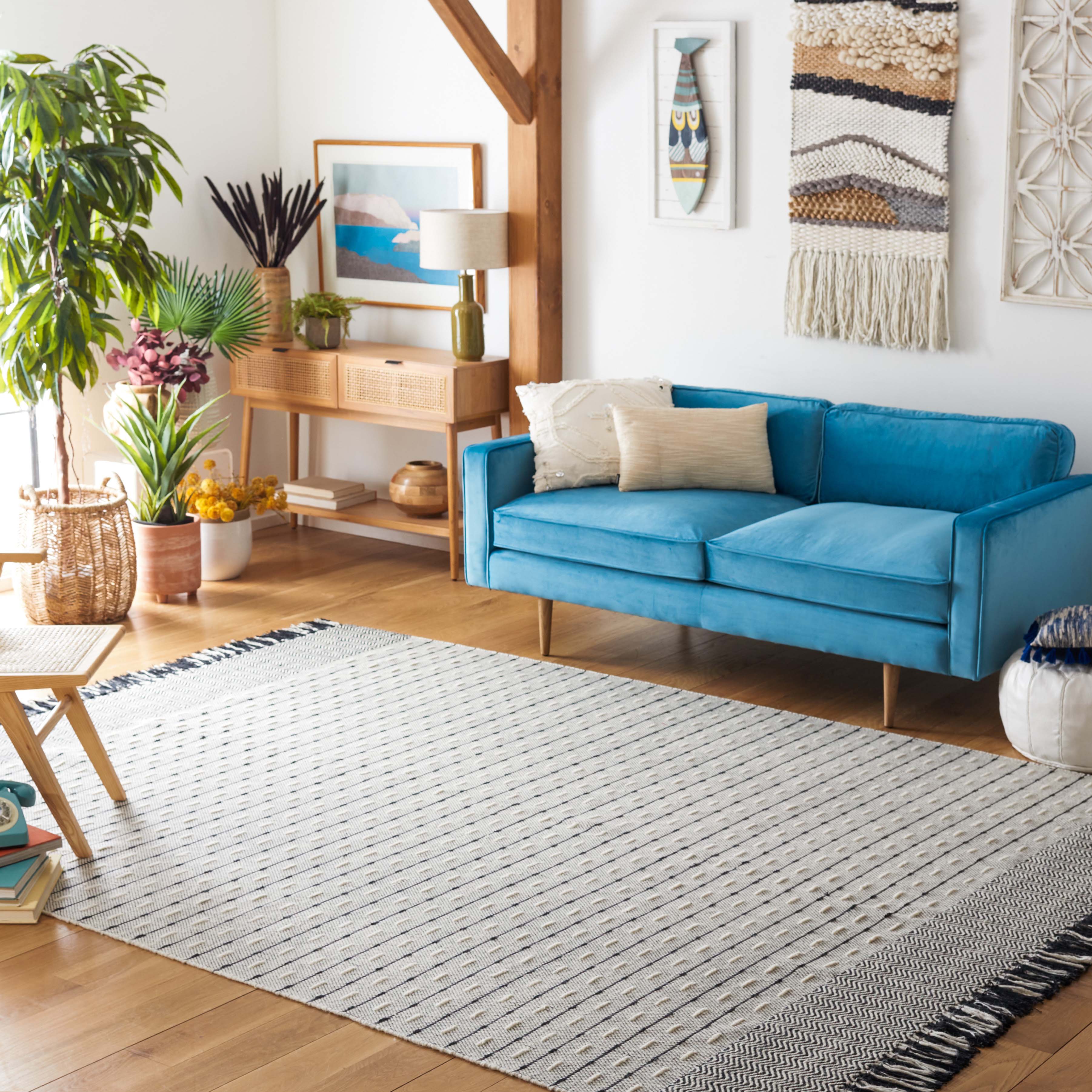 Safavieh Vermont 504 Rug, VRM504 - Ivory / Black