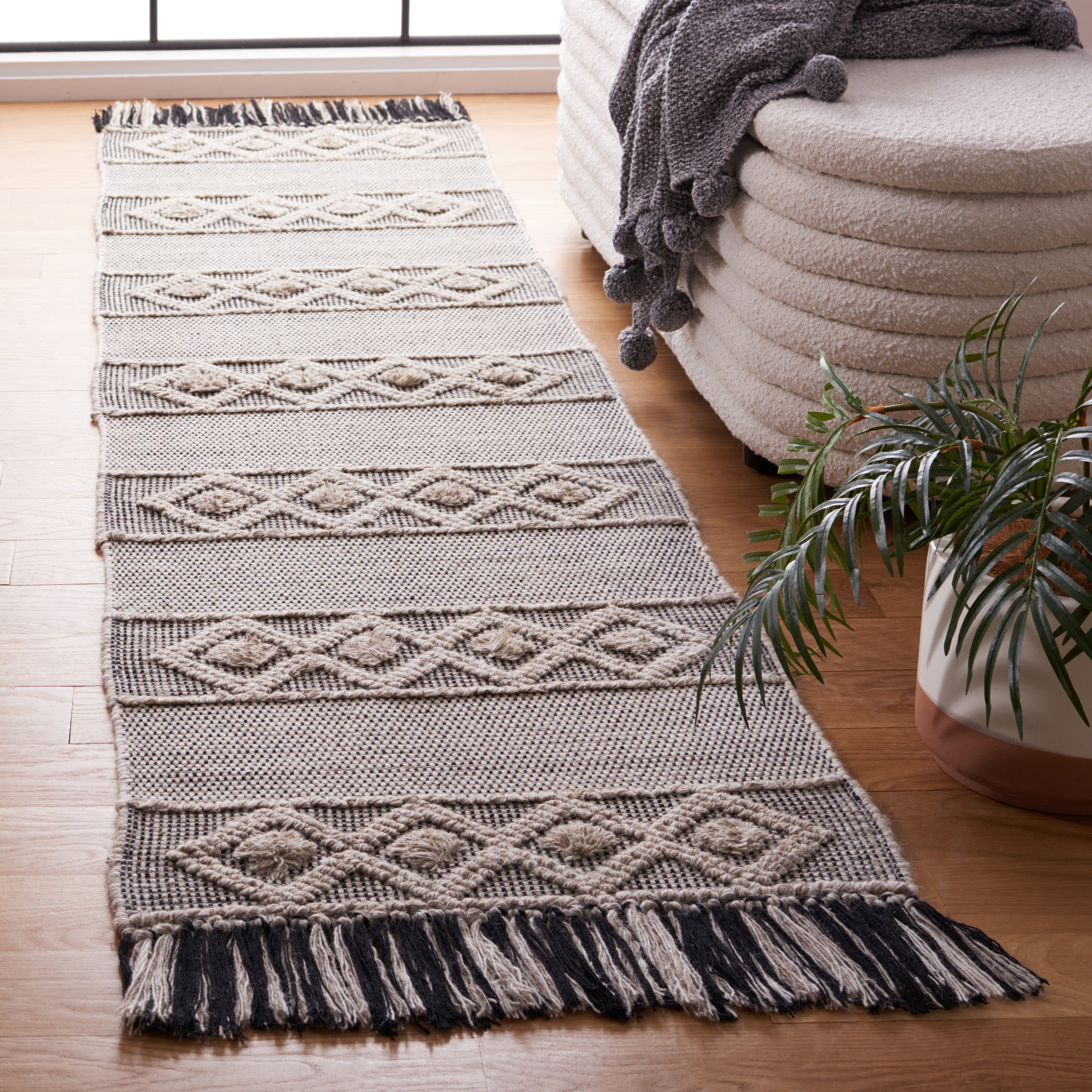 Safavieh Vermont 507 Rug, VRM507 - Beige / Ivory