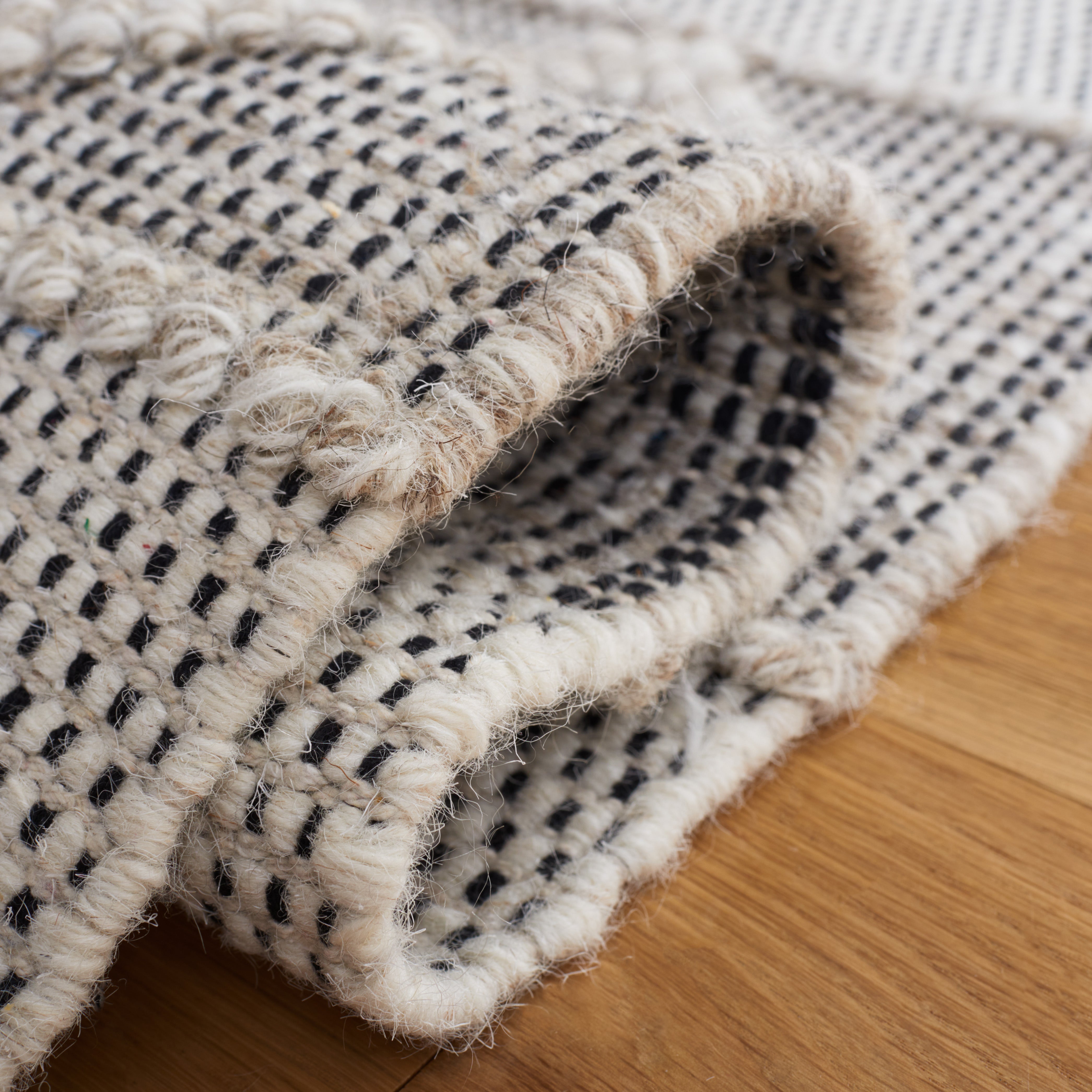 Safavieh Vermont 507 Rug, VRM507 - Beige / Ivory
