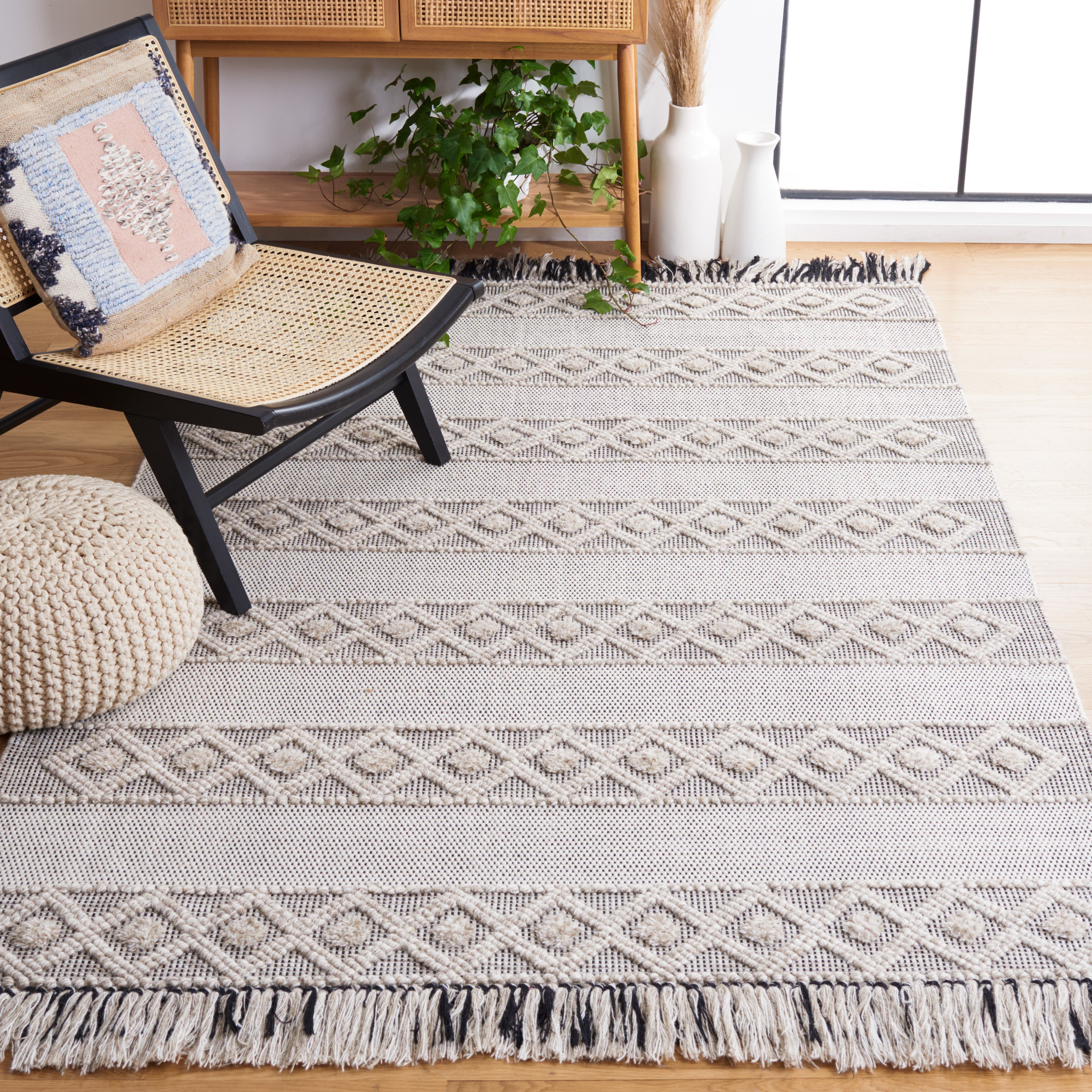 Safavieh Vermont 507 Rug, VRM507 - Beige / Ivory