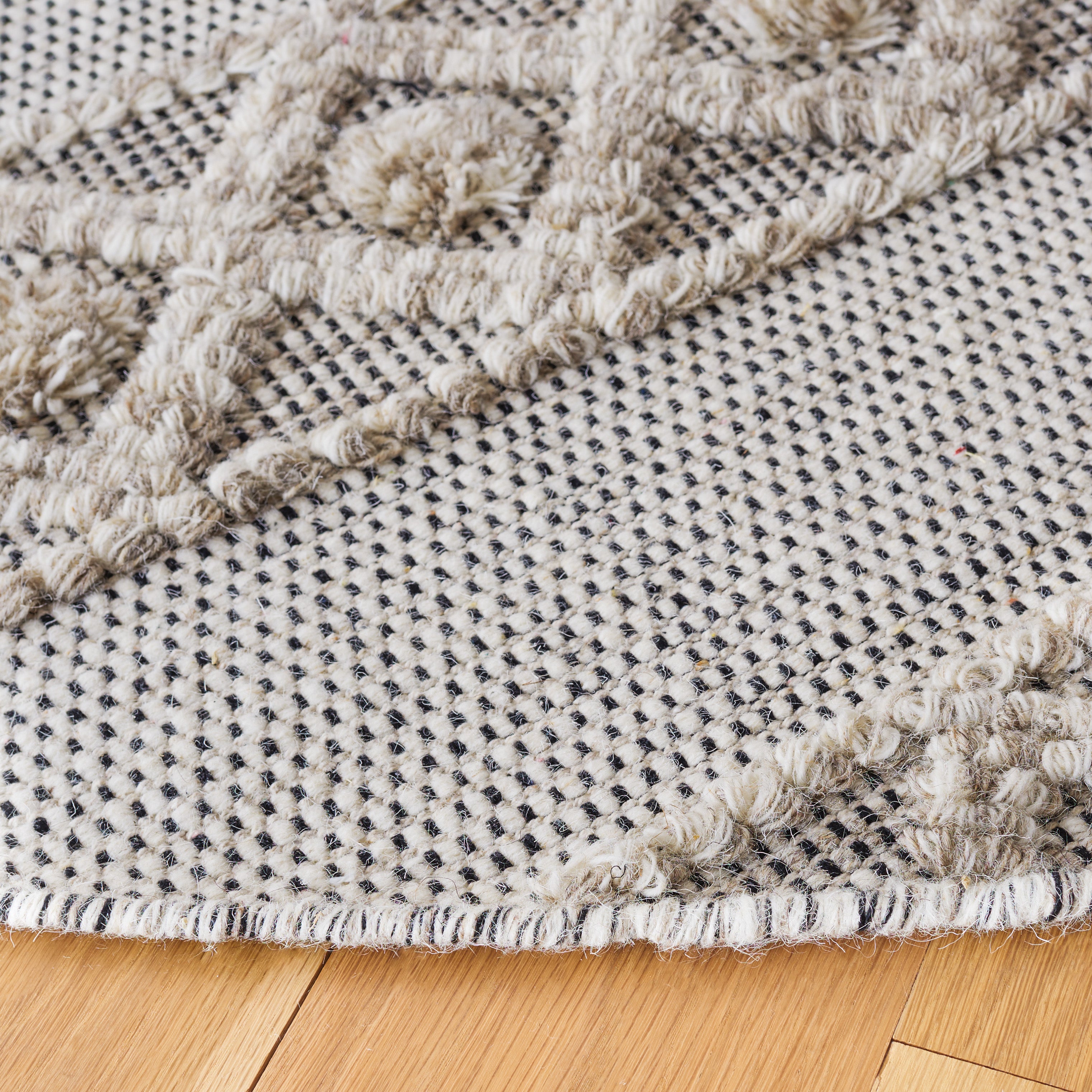 Safavieh Vermont 507 Rug, VRM507 - Beige / Ivory
