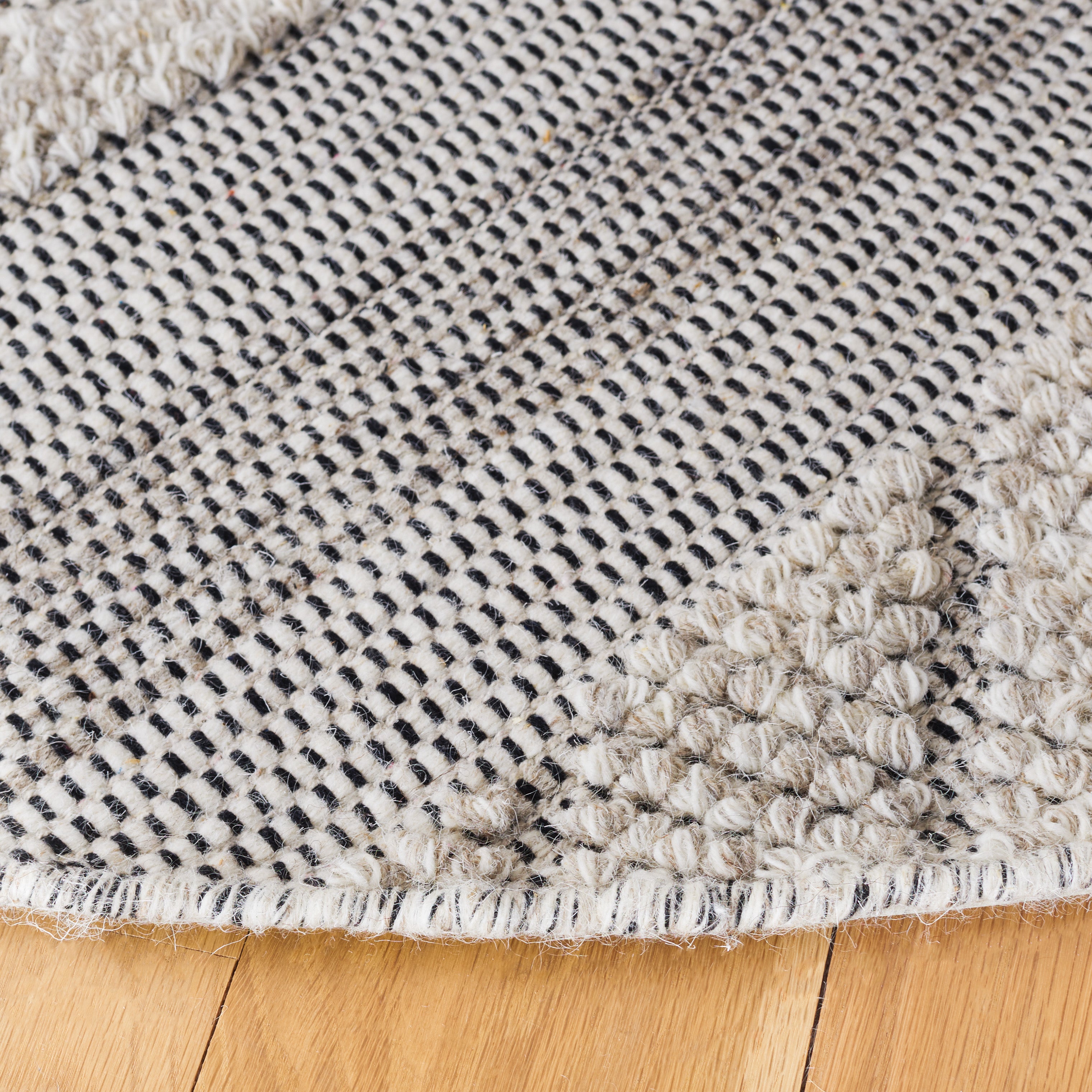 Safavieh Vermont 508 Rug, VRM508 - Beige / Ivory