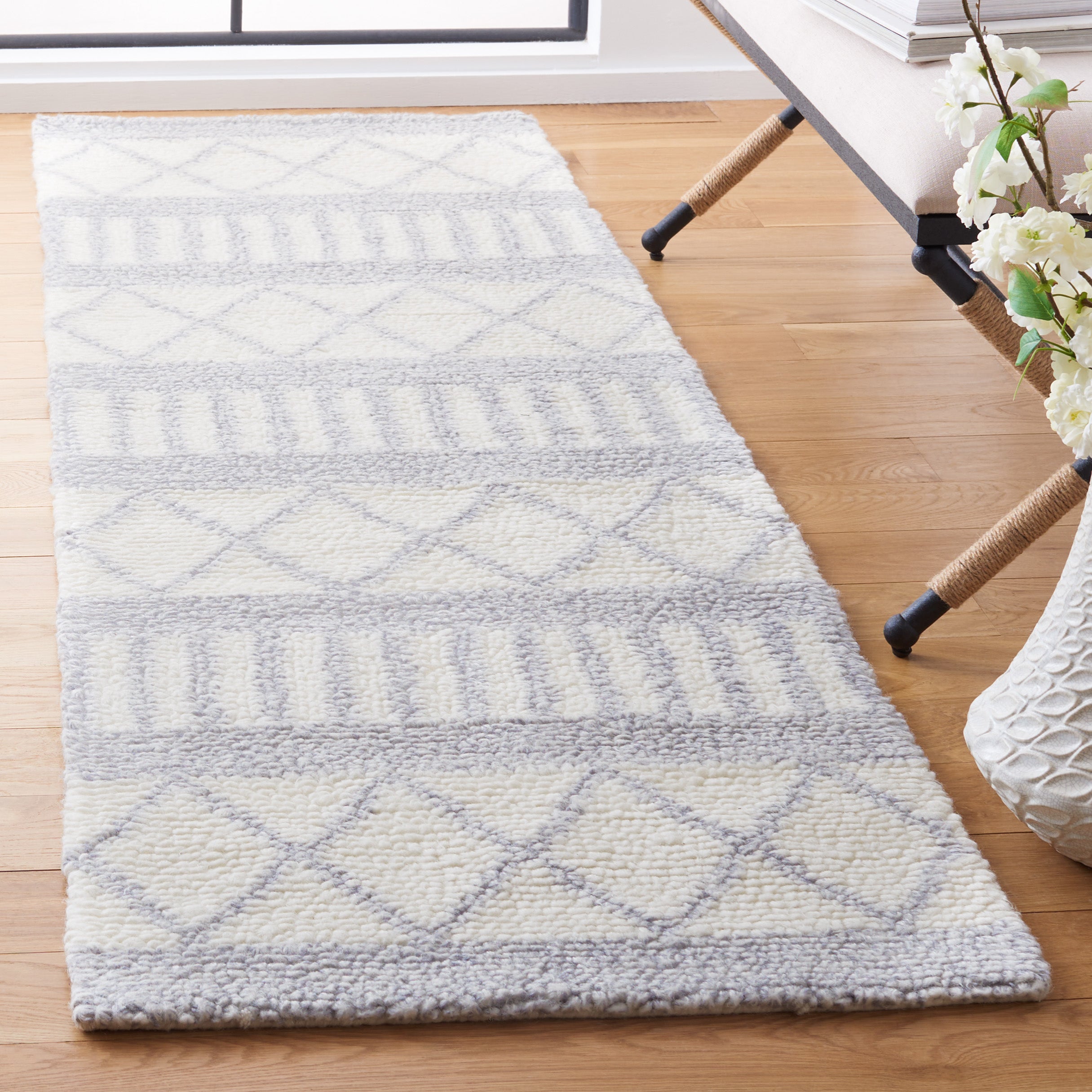Safavieh Vermont 551 Rug, VRM551 - Ivory / Grey