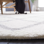 Safavieh Vermont 552 Rug, VRM552 - Ivory / Grey