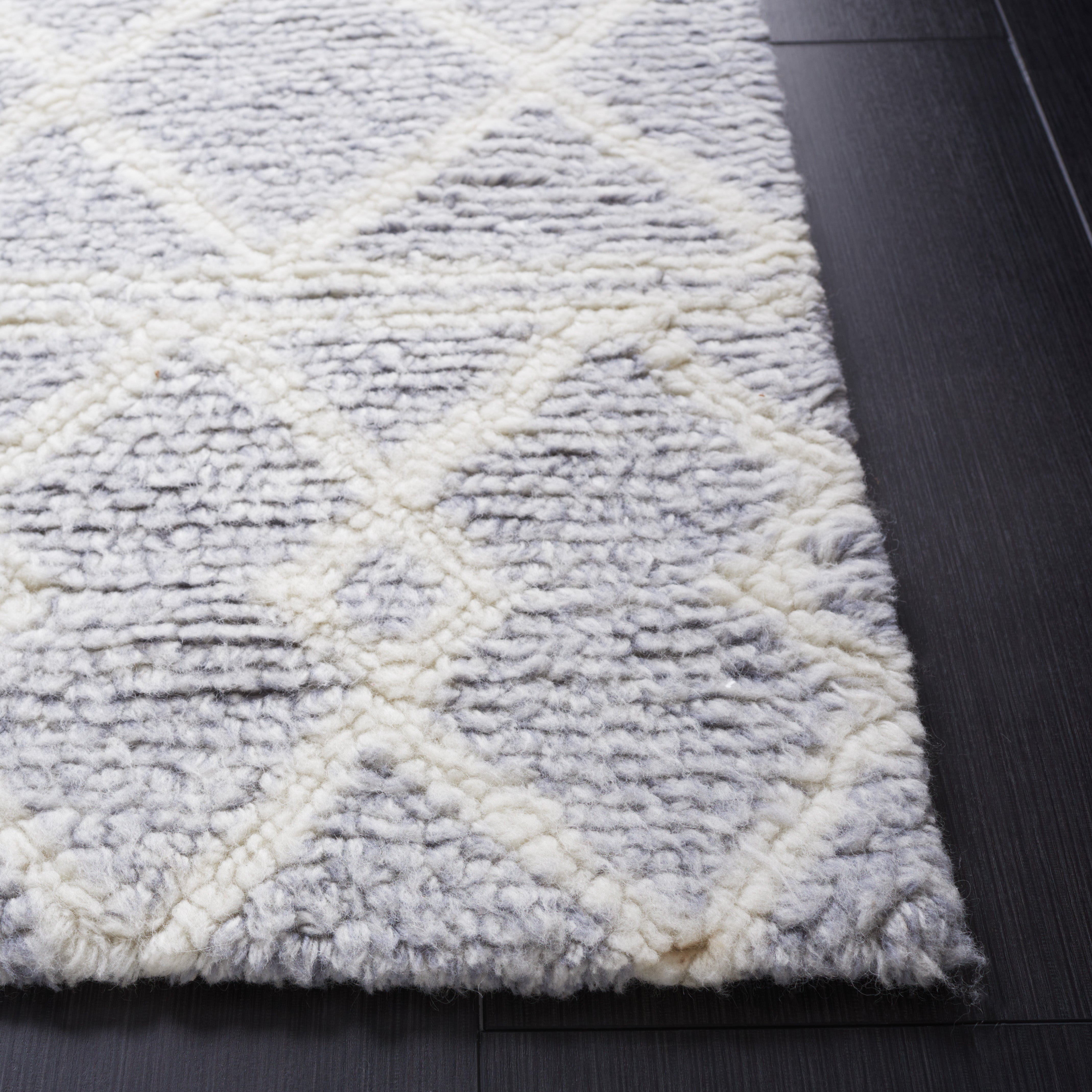 Safavieh Vermont 554 Rug, VRM554 - Grey / Ivory