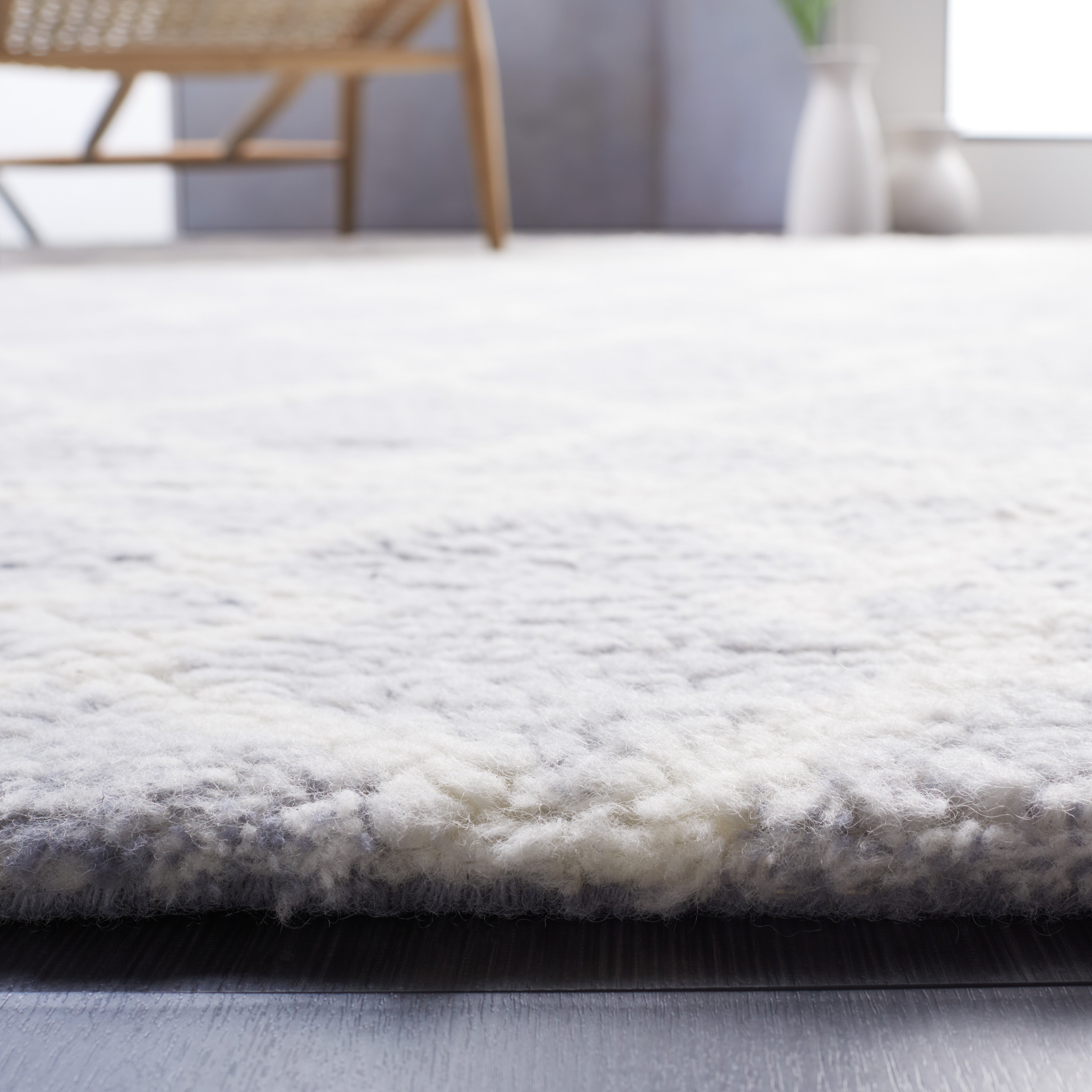 Safavieh Vermont 554 Rug, VRM554 - Grey / Ivory
