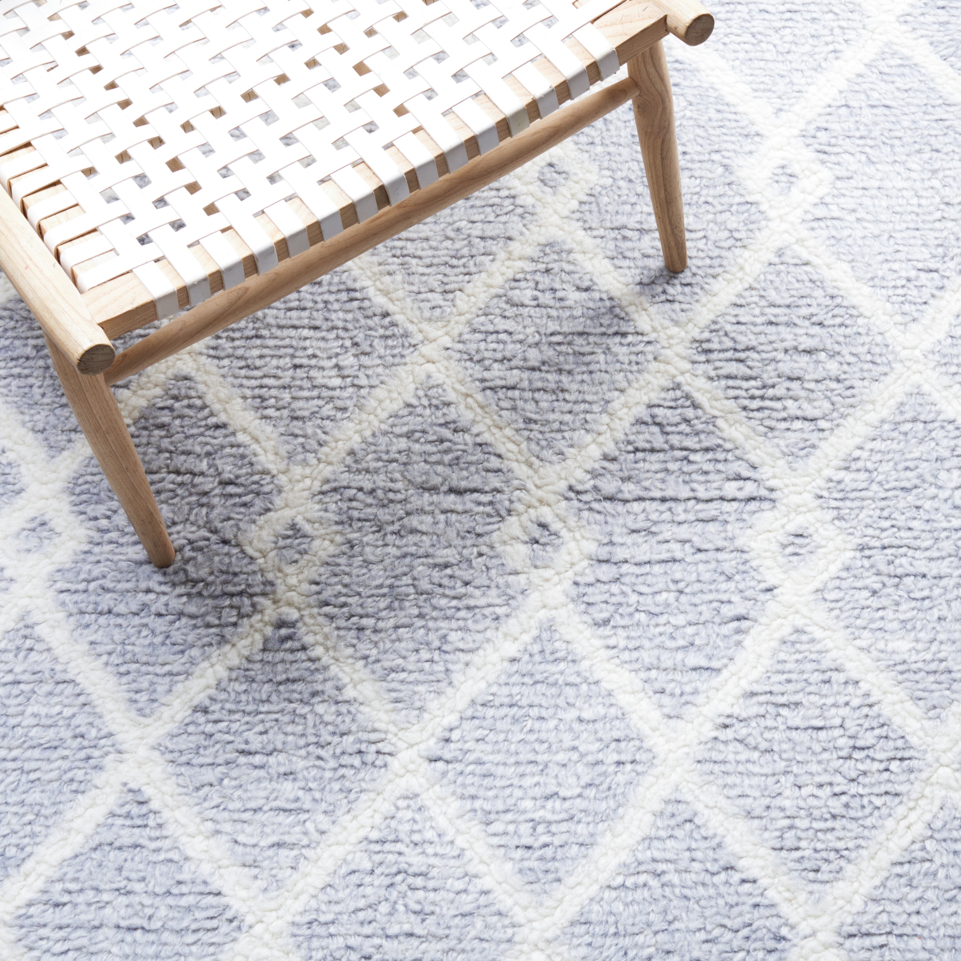 Safavieh Vermont 554 Rug, VRM554 - Grey / Ivory