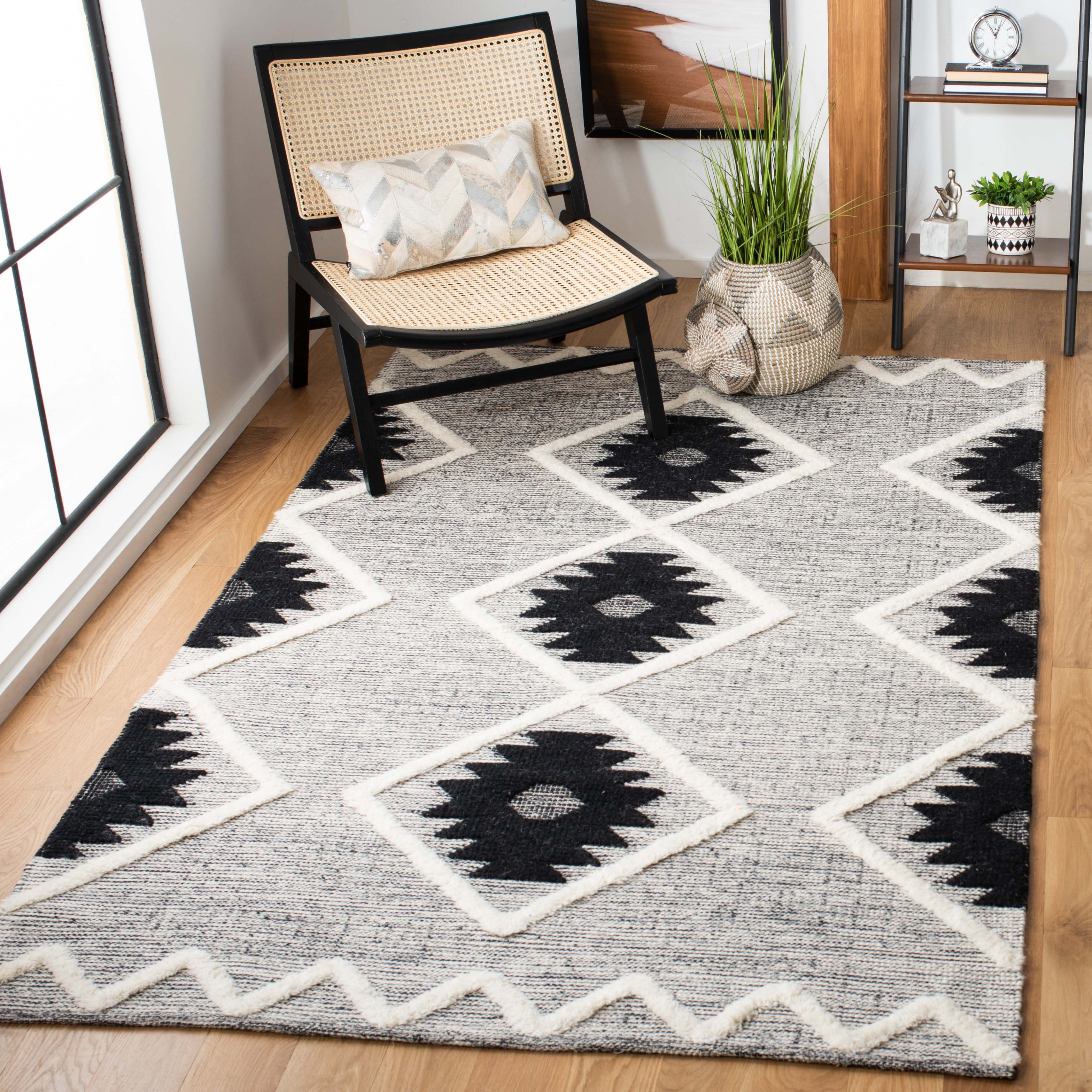 Safavieh Vermont 602 Rug, VRM602 - Black / Ivory
