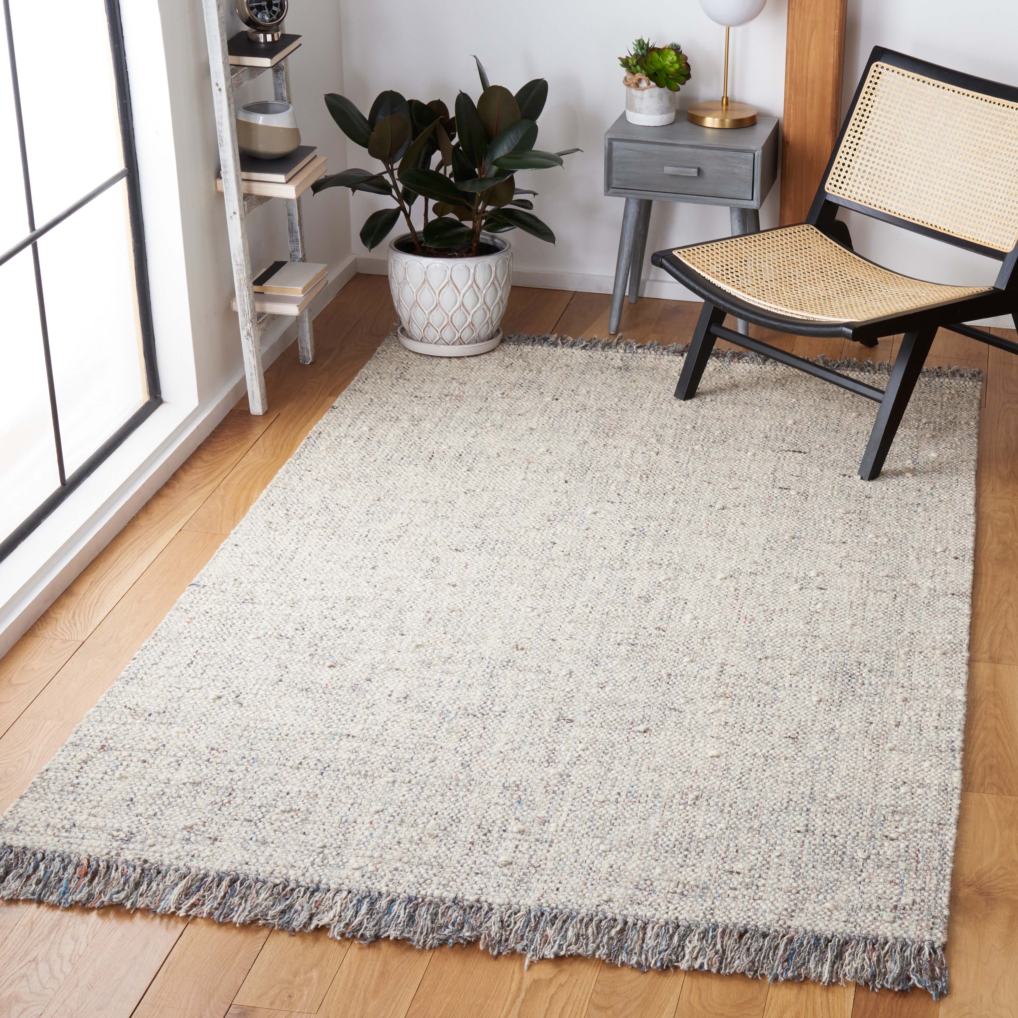Safavieh Vermont 701 Rug, VRM701 - Light Grey / Ivory