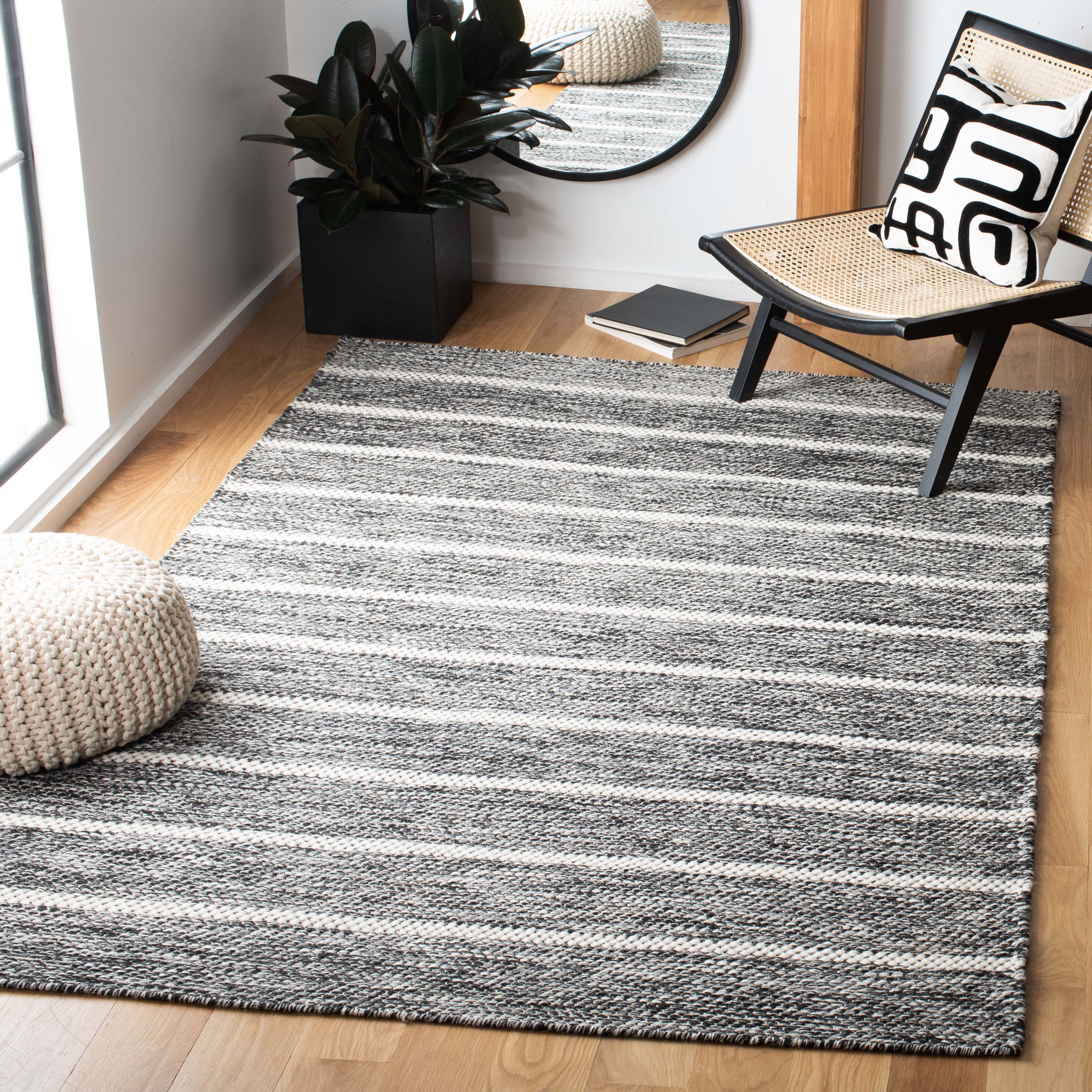 Safavieh Vermont 802 Rug, VRM802 - Black / Ivory