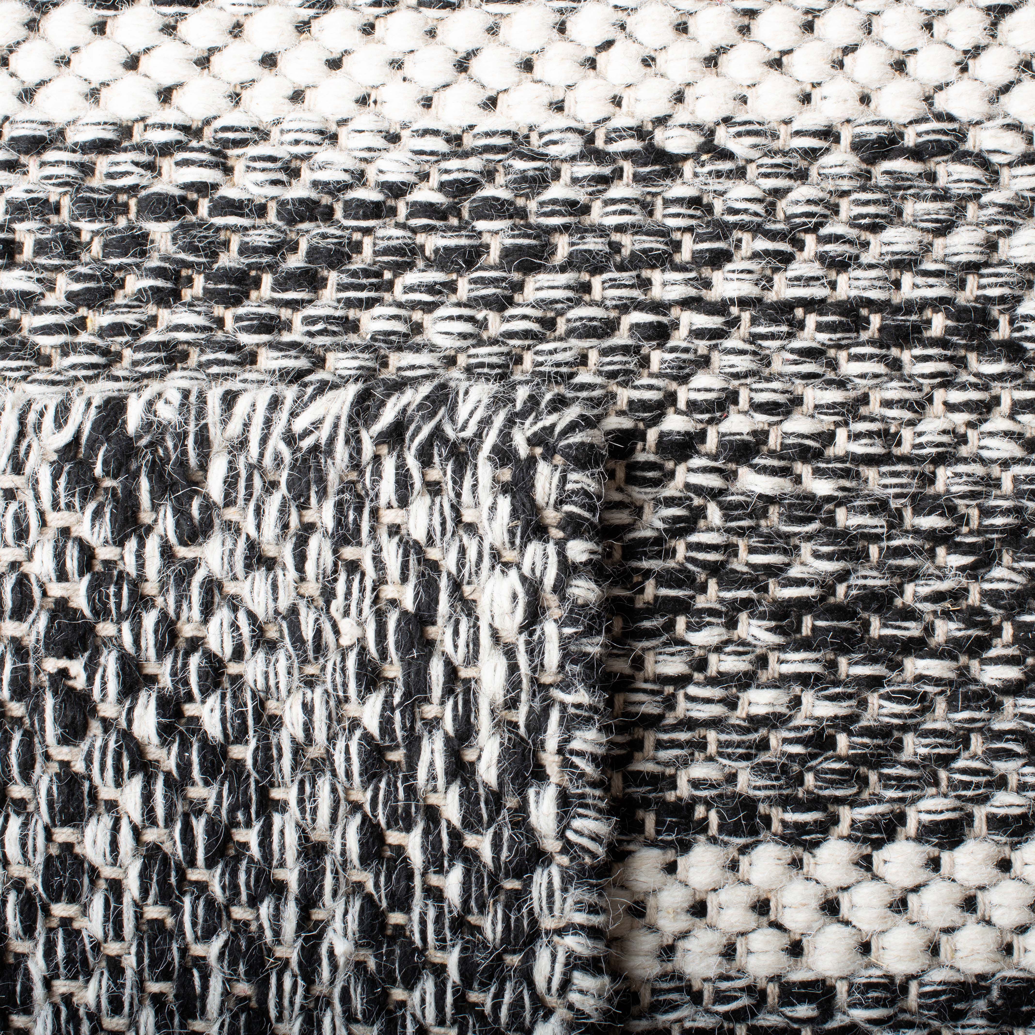 Safavieh Vermont 802 Rug, VRM802 - Black / Ivory