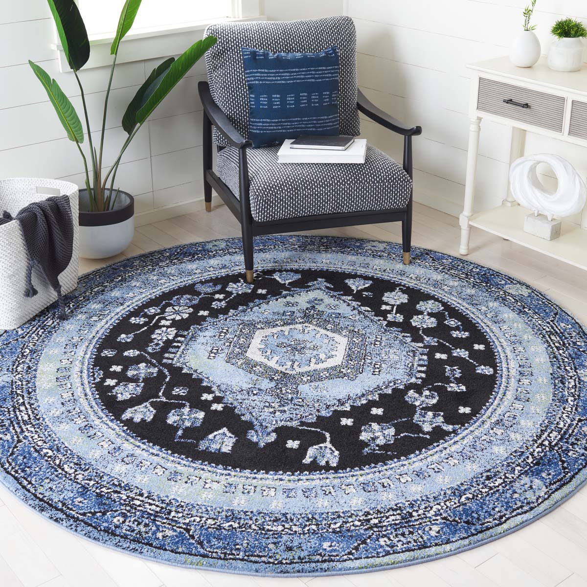 Safavieh Vintage Hamadan 204 Rug, VTH204 - LIGHT BLUE / BLACK