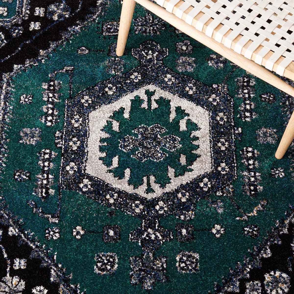 Safavieh Vintage Hamadan 204 Rug, VTH204 - GREEN / BLACK