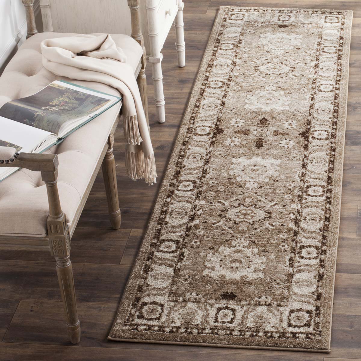 Safavieh Vintage Hamadan 214 Rug, VTH214 - TAUPE