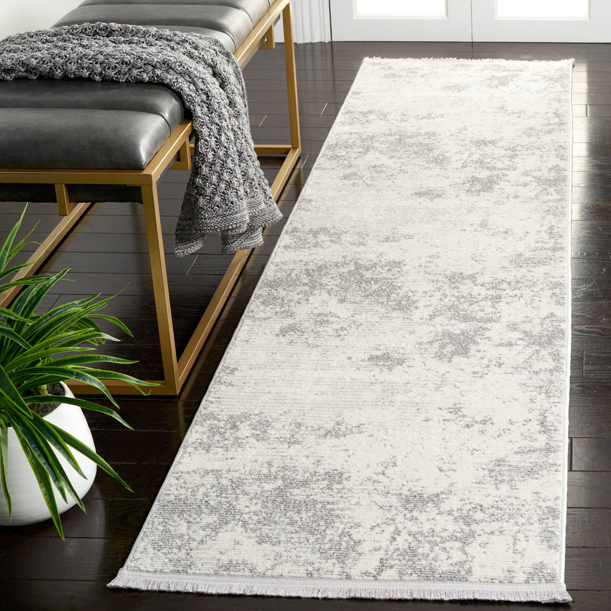 Safavieh Whisper Collection: WHS546A - Ivory / Grey