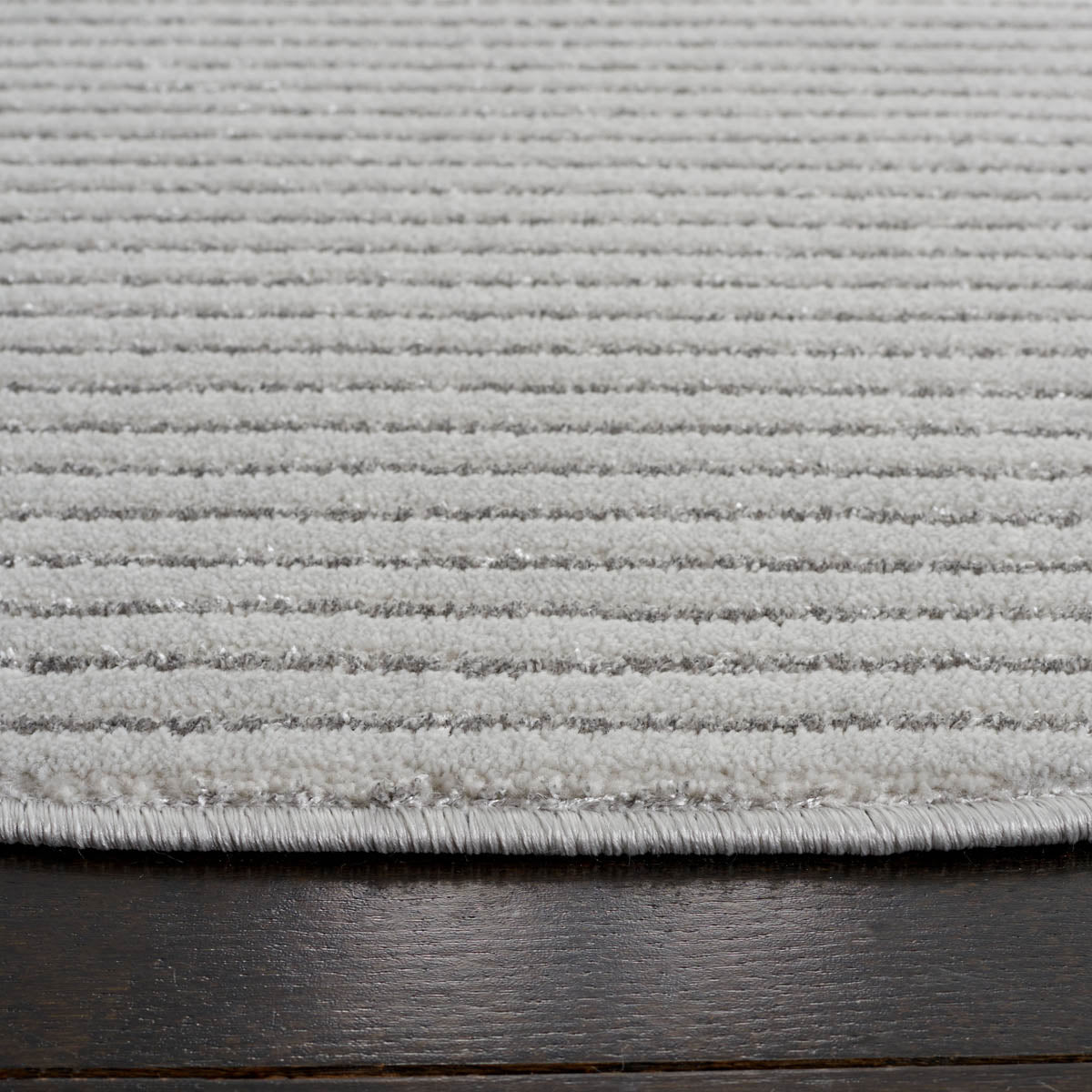 Safavieh Whisper Collection: WHS550F - Grey / Dark Grey