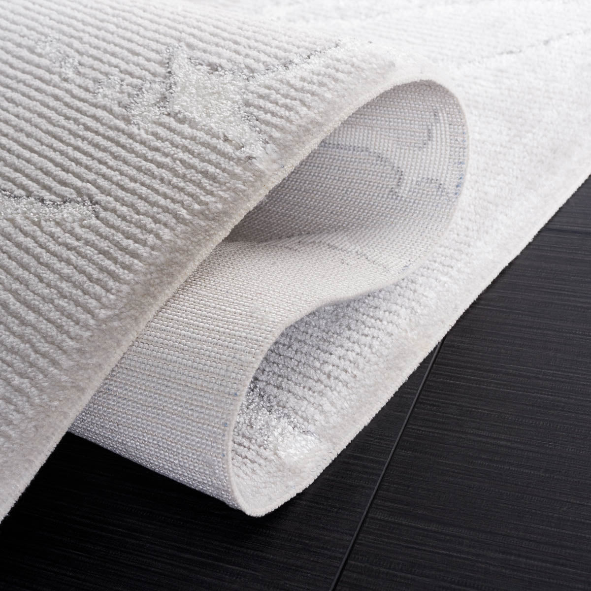 Safavieh Whisper Collection: WHS552F - Grey / Ivory