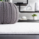 Safavieh Whisper Collection: WHS558F - Grey / Ivory