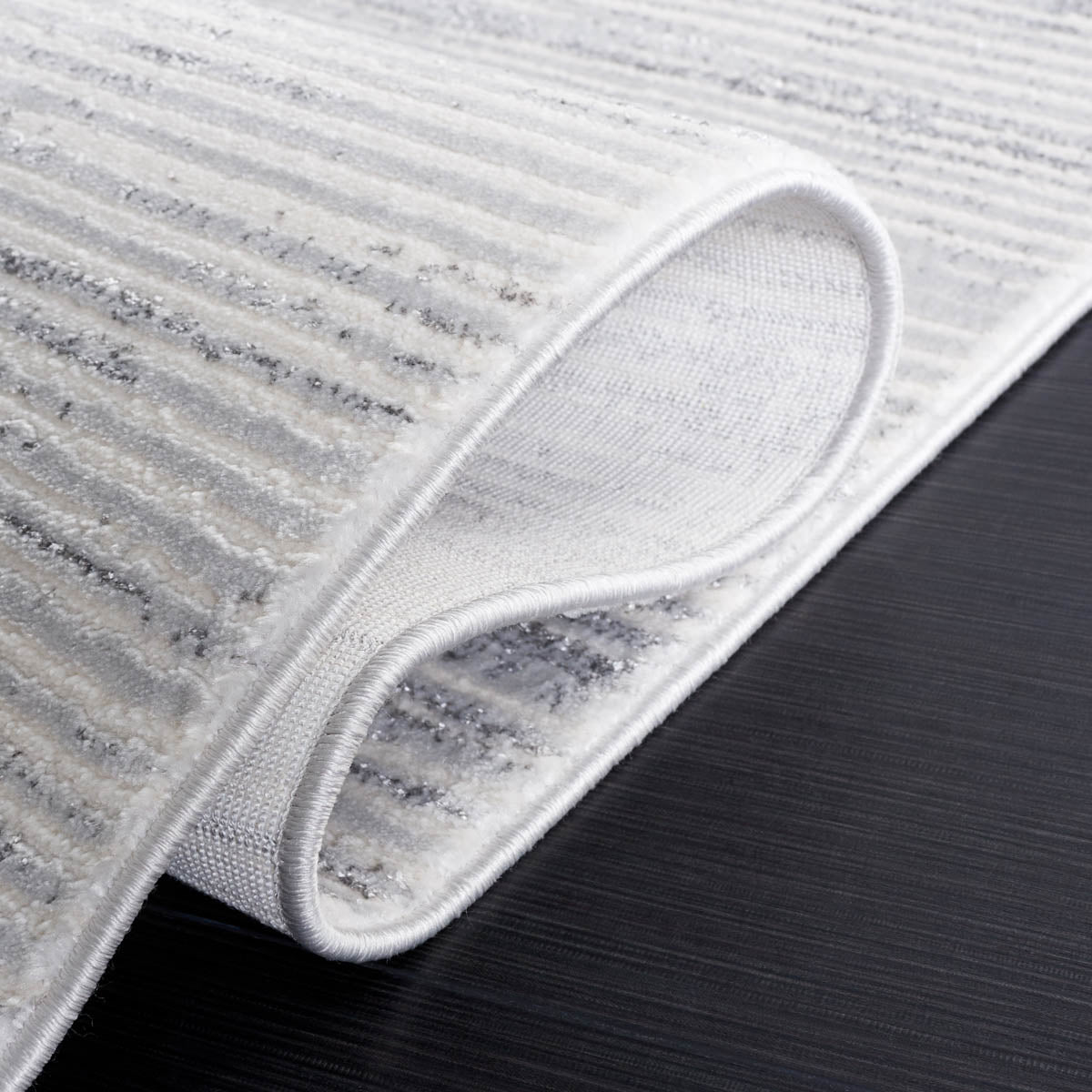 Safavieh Whisper Collection: WHS558F - Grey / Ivory