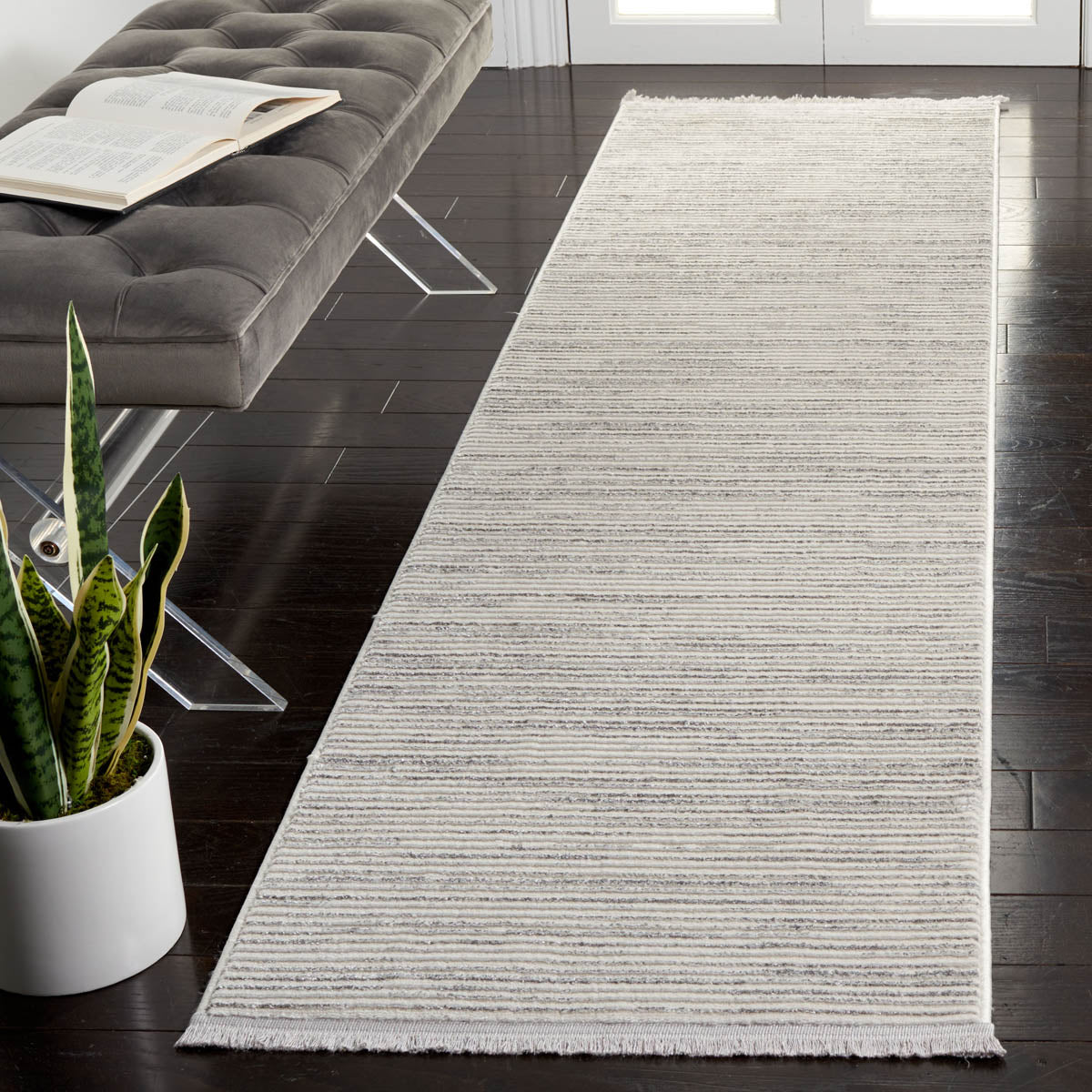 Safavieh Whisper 565 Rug, WHS565 - Light Grey / Ivory