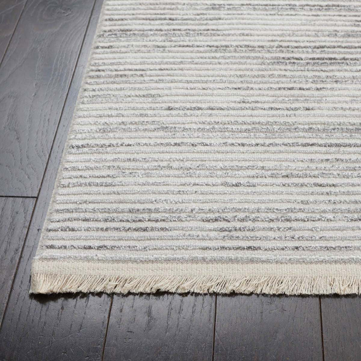 Safavieh Whisper 565 Rug, WHS565 - Light Grey / Ivory